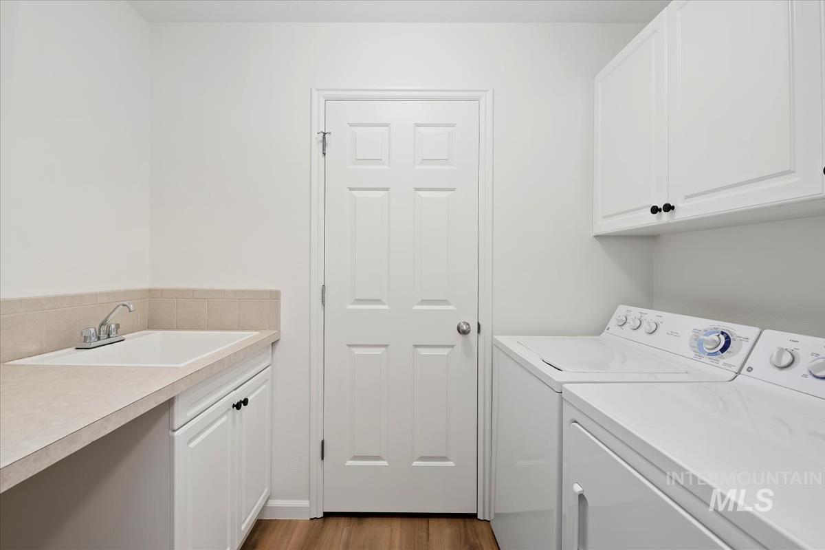 8093 W Penny Ln., Garden City, Idaho 83714, 2 Bedrooms, 2.5 Bathrooms, Residential For Sale, Price $404,900,MLS 98972595