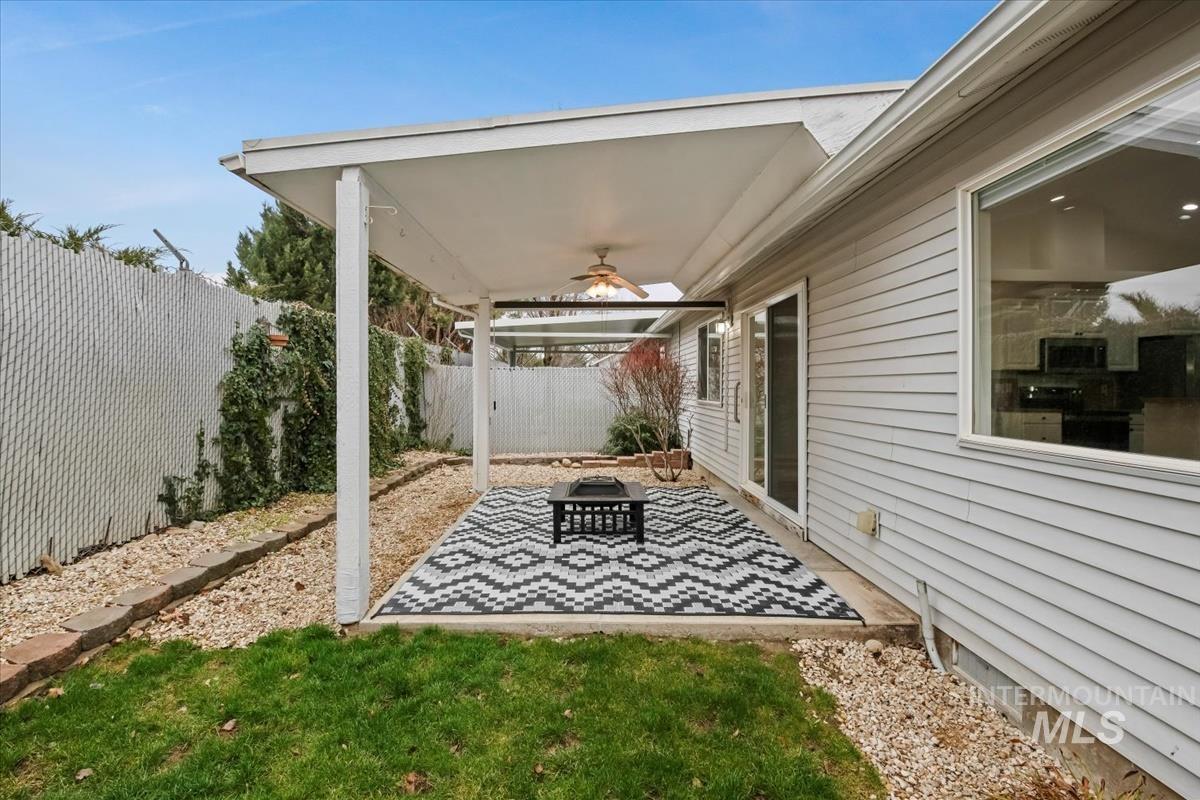 8093 W Penny Ln., Garden City, Idaho 83714, 2 Bedrooms, 2.5 Bathrooms, Residential For Sale, Price $404,900,MLS 98972595