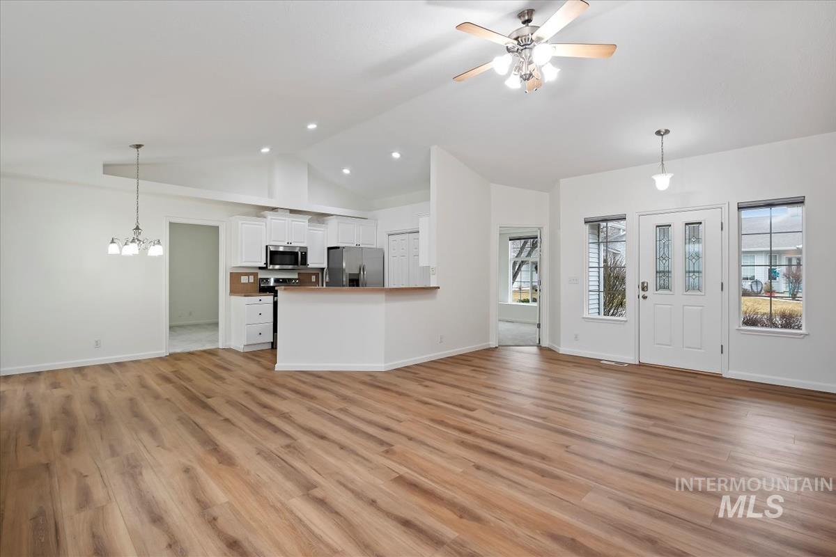 8093 W Penny Ln., Garden City, Idaho 83714, 2 Bedrooms, 2.5 Bathrooms, Residential For Sale, Price $404,900,MLS 98972595