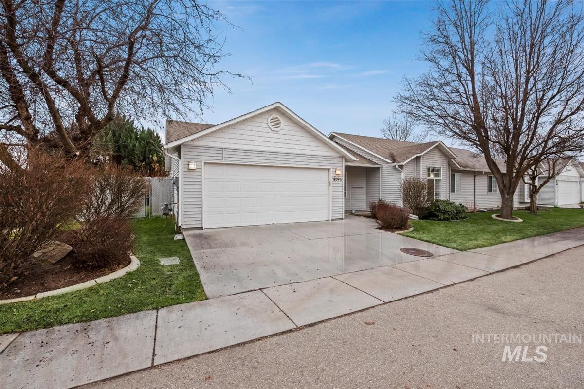 8093 W Penny Ln., Garden City, Idaho 83714, 2 Bedrooms, 2.5 Bathrooms, Residential For Sale, Price $404,900,MLS 98972595