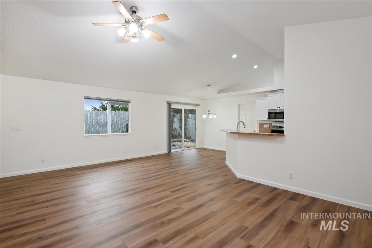 8093 W Penny Ln., Garden City, Idaho 83714, 2 Bedrooms, 2.5 Bathrooms, Residential For Sale, Price $404,900,MLS 98972595