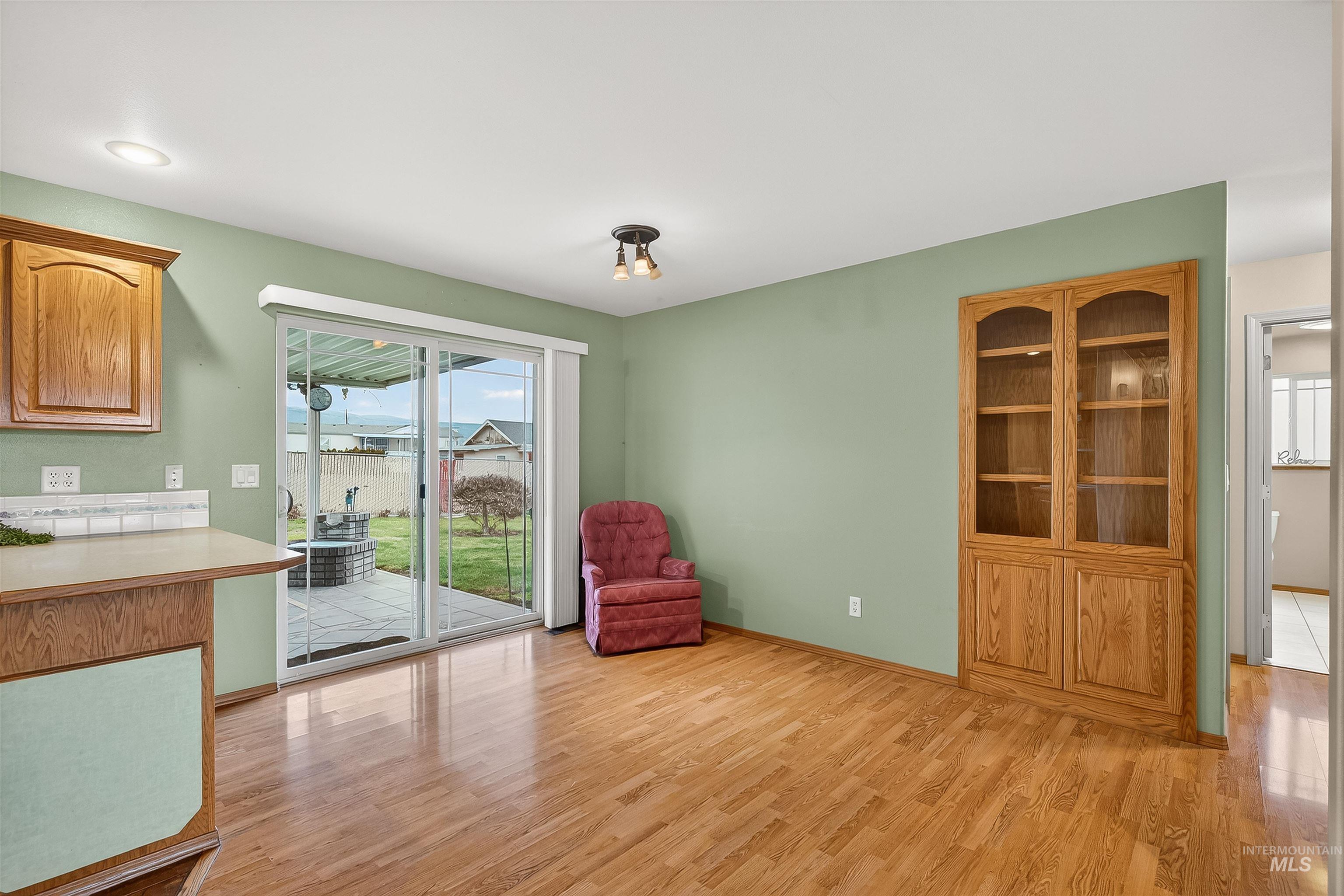 1324 Setlow Court, Clarkston, Washington 99403, 3 Bedrooms, 2.5 Bathrooms, Residential For Sale, Price $457,000,MLS 98972596