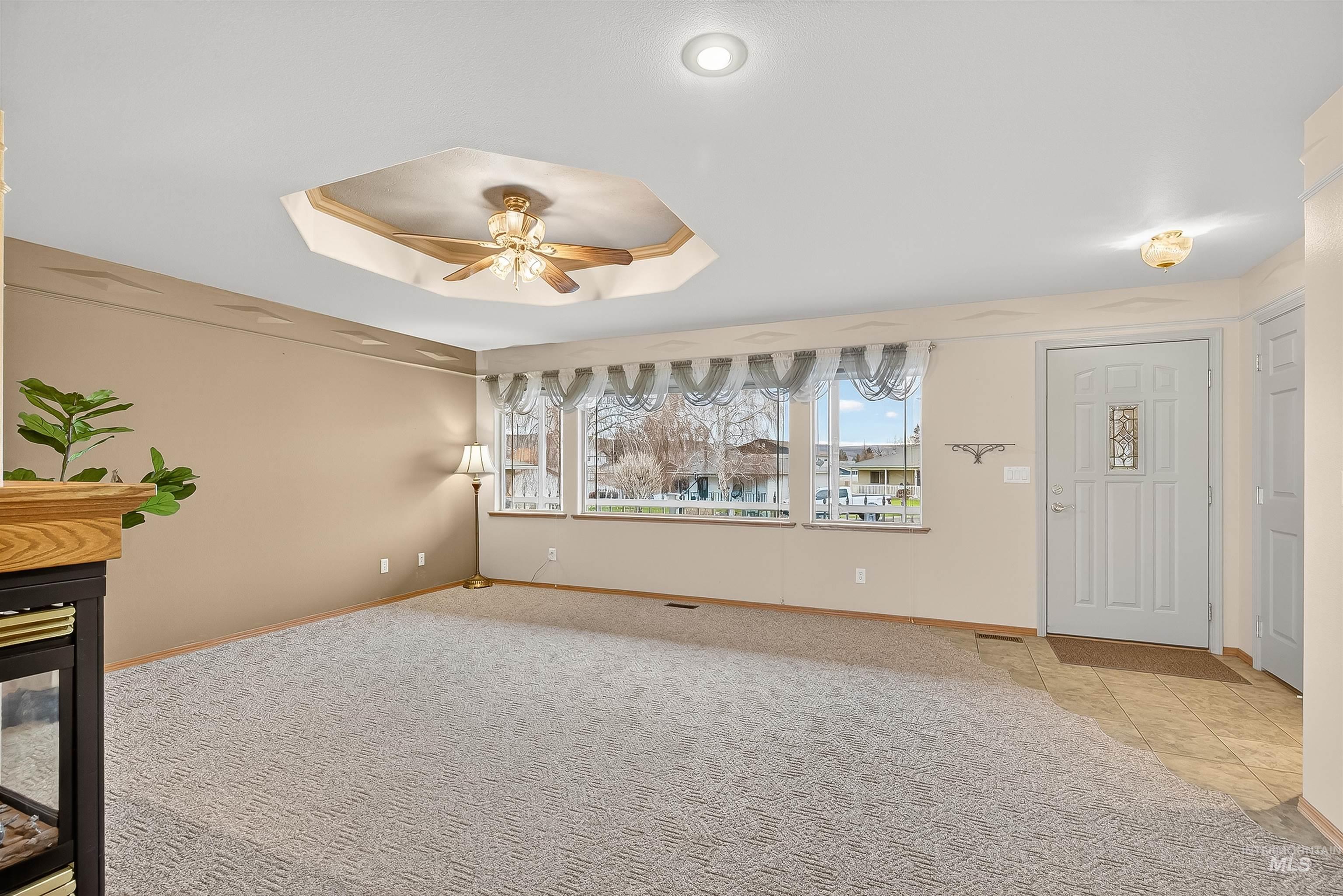 1324 Setlow Court, Clarkston, Washington 99403, 3 Bedrooms, 2.5 Bathrooms, Residential For Sale, Price $457,000,MLS 98972596