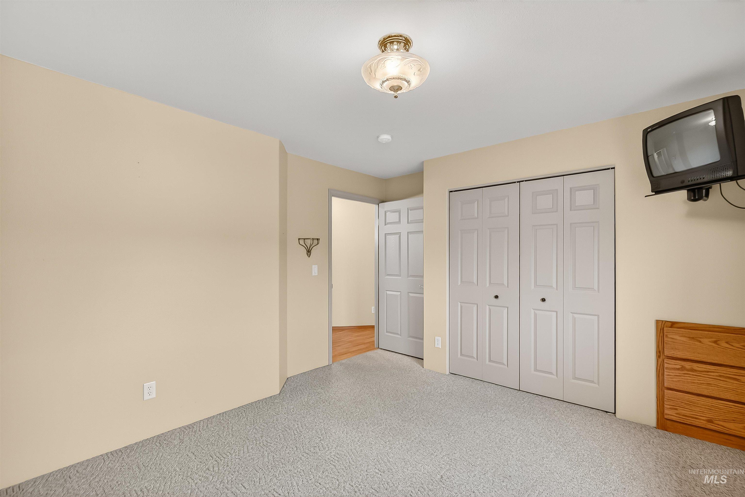 1324 Setlow Court, Clarkston, Washington 99403, 3 Bedrooms, 2.5 Bathrooms, Residential For Sale, Price $457,000,MLS 98972596