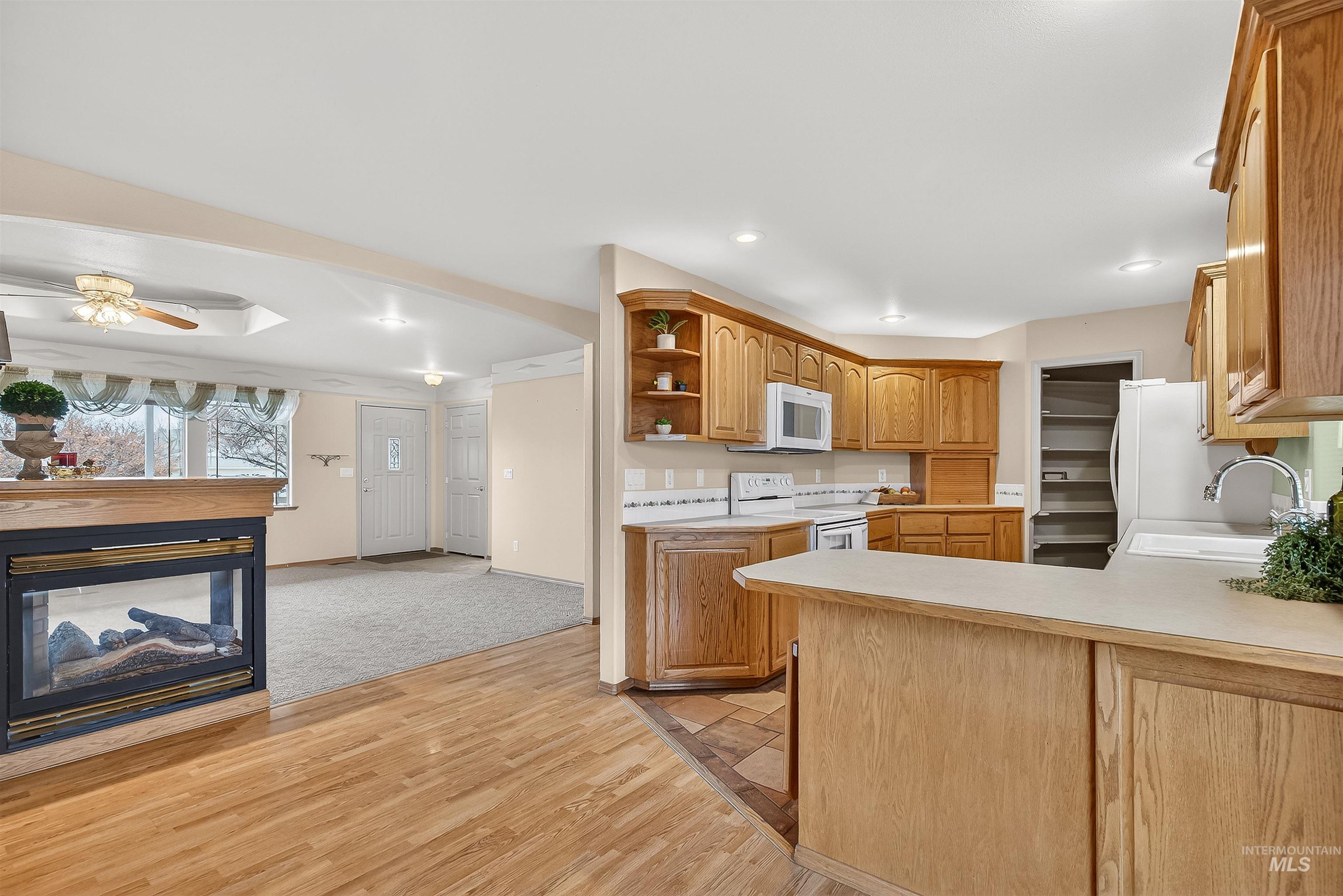 1324 Setlow Court, Clarkston, Washington 99403, 3 Bedrooms, 2.5 Bathrooms, Residential For Sale, Price $457,000,MLS 98972596