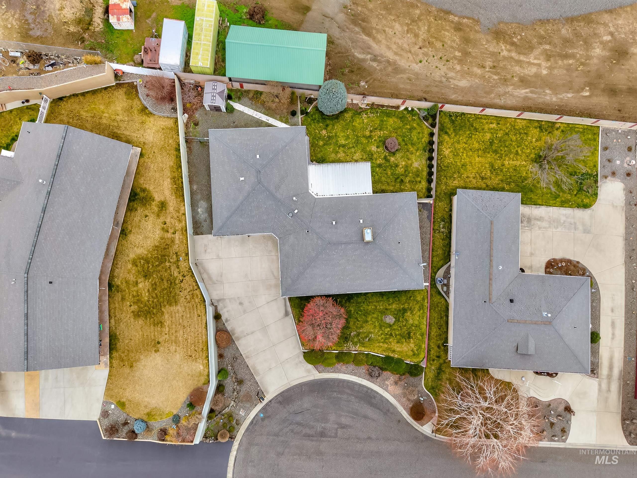 1324 Setlow Court, Clarkston, Washington 99403, 3 Bedrooms, 2.5 Bathrooms, Residential For Sale, Price $457,000,MLS 98972596