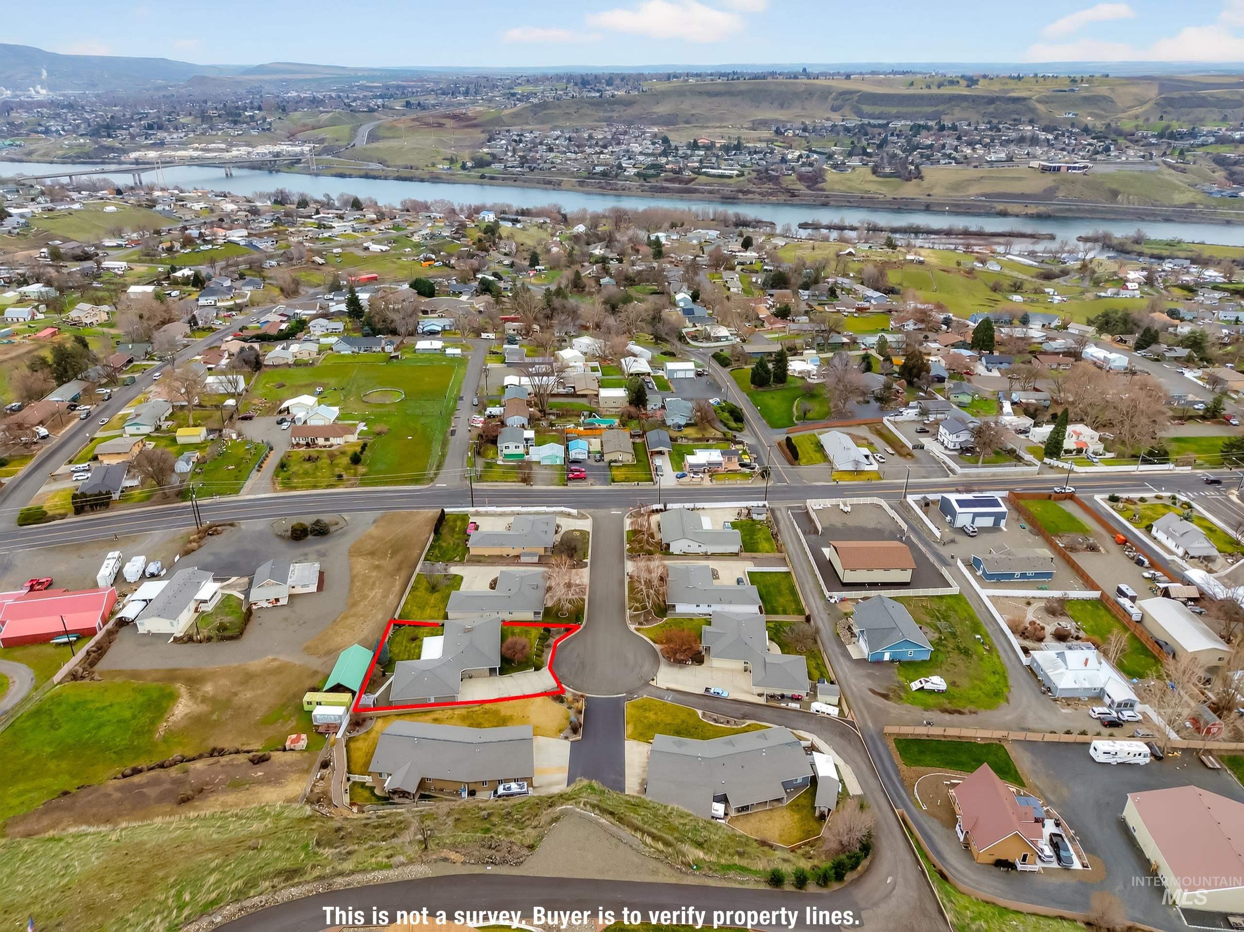 1324 Setlow Court, Clarkston, Washington 99403, 3 Bedrooms, 2.5 Bathrooms, Residential For Sale, Price $457,000,MLS 98972596