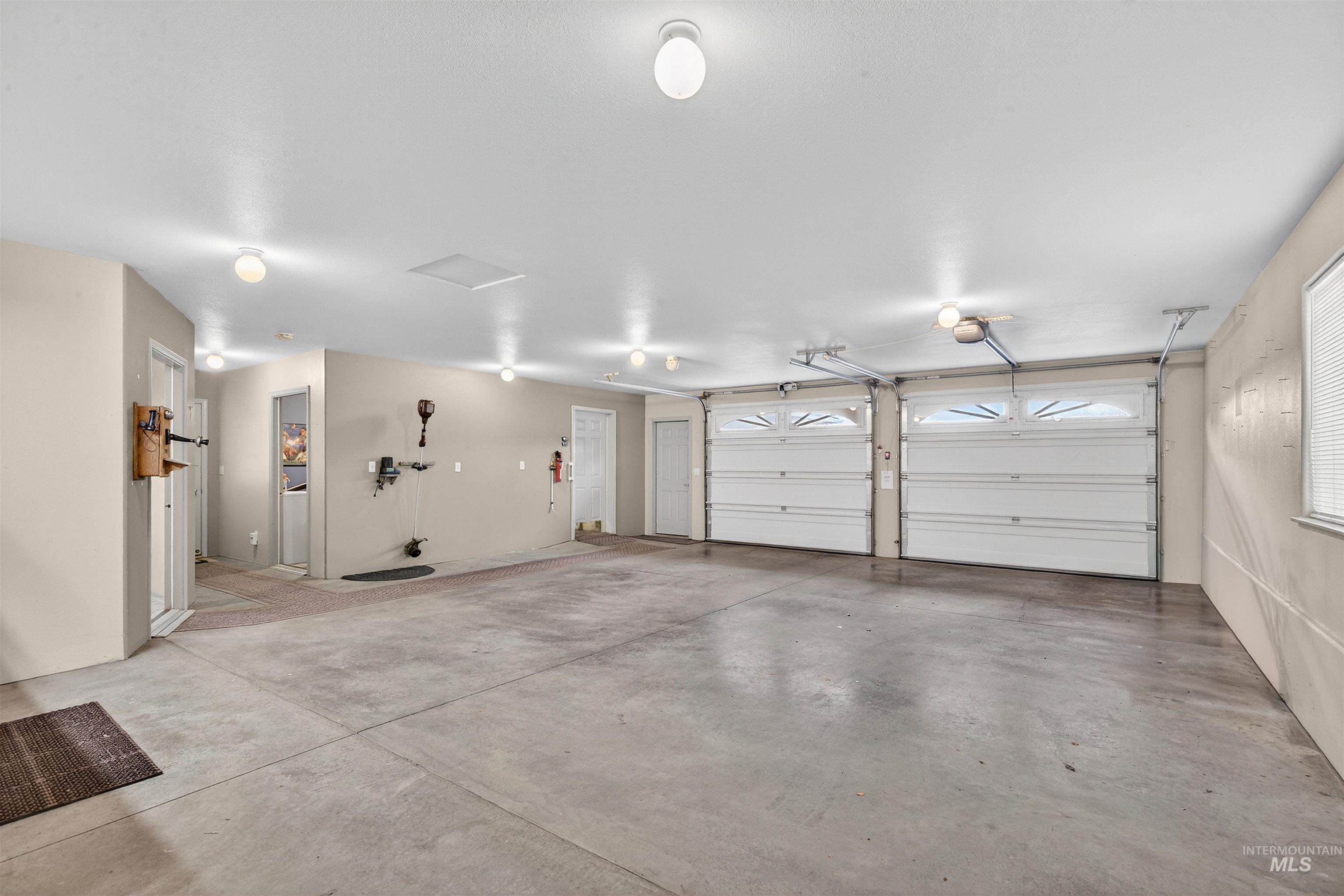 1324 Setlow Court, Clarkston, Washington 99403, 3 Bedrooms, 2.5 Bathrooms, Residential For Sale, Price $457,000,MLS 98972596