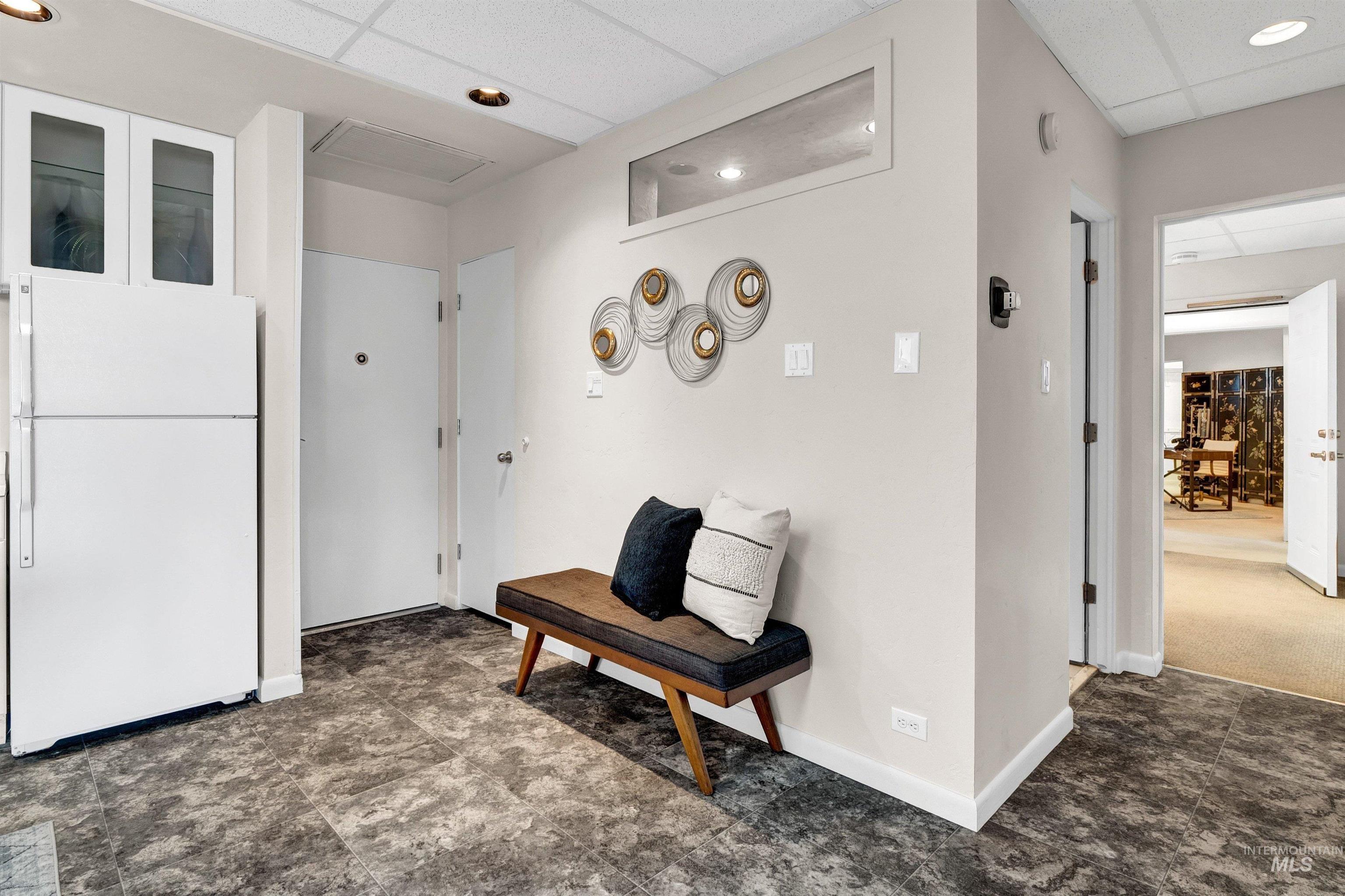 3701 W Crescent Rim Drive, Boise, Idaho 83706, 2 Bedrooms, 2 Bathrooms, Residential For Sale, Price $350,000,MLS 98972597