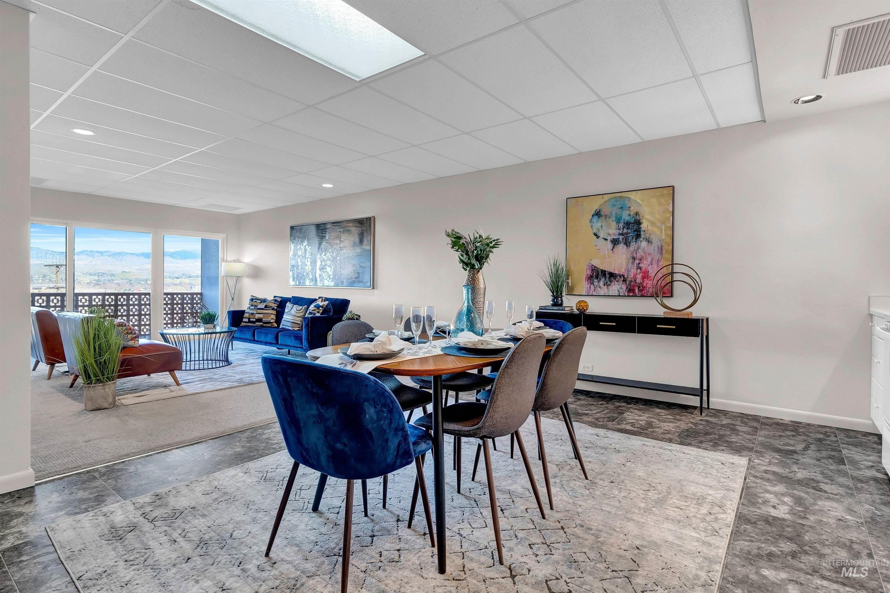 3701 W Crescent Rim Drive, Boise, Idaho 83706, 2 Bedrooms, 2 Bathrooms, Residential For Sale, Price $350,000,MLS 98972597