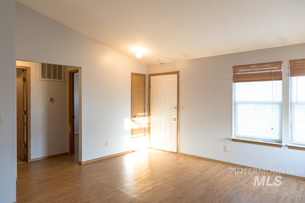 1158 SW 14th Ave, Ontario, Oregon 97914, 2 Bedrooms, 1 Bathroom, Rental For Rent, Price $1,325,MLS 98972598