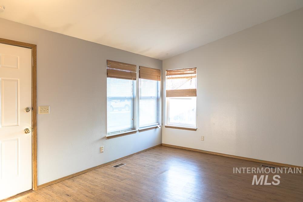 1158 SW 14th Ave, Ontario, Oregon 97914, 2 Bedrooms, 1 Bathroom, Rental For Rent, Price $1,325,MLS 98972598