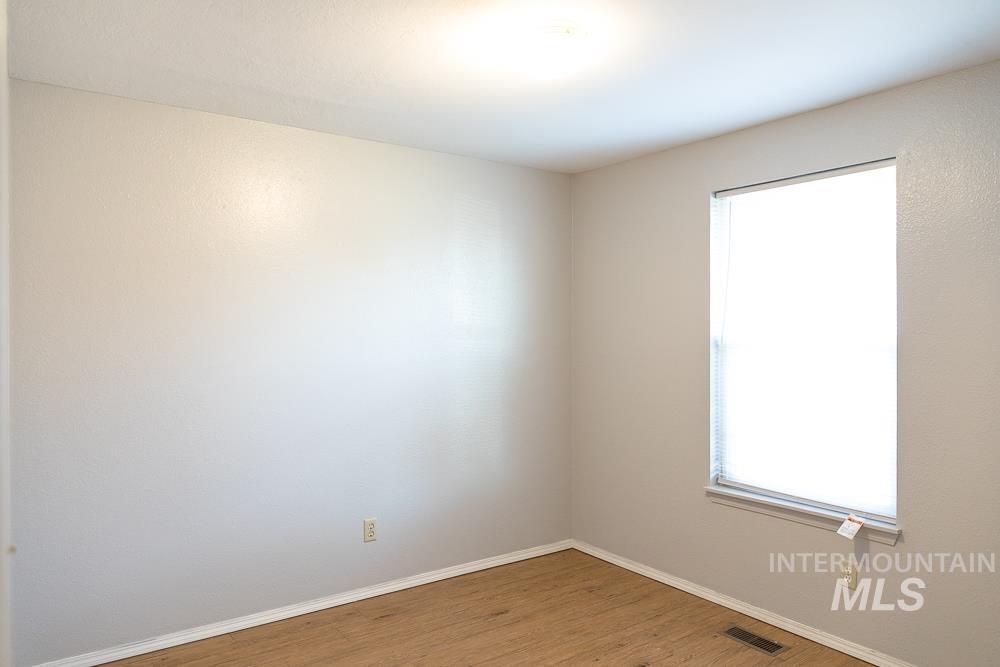 1158 SW 14th Ave, Ontario, Oregon 97914, 2 Bedrooms, 1 Bathroom, Rental For Rent, Price $1,325,MLS 98972598