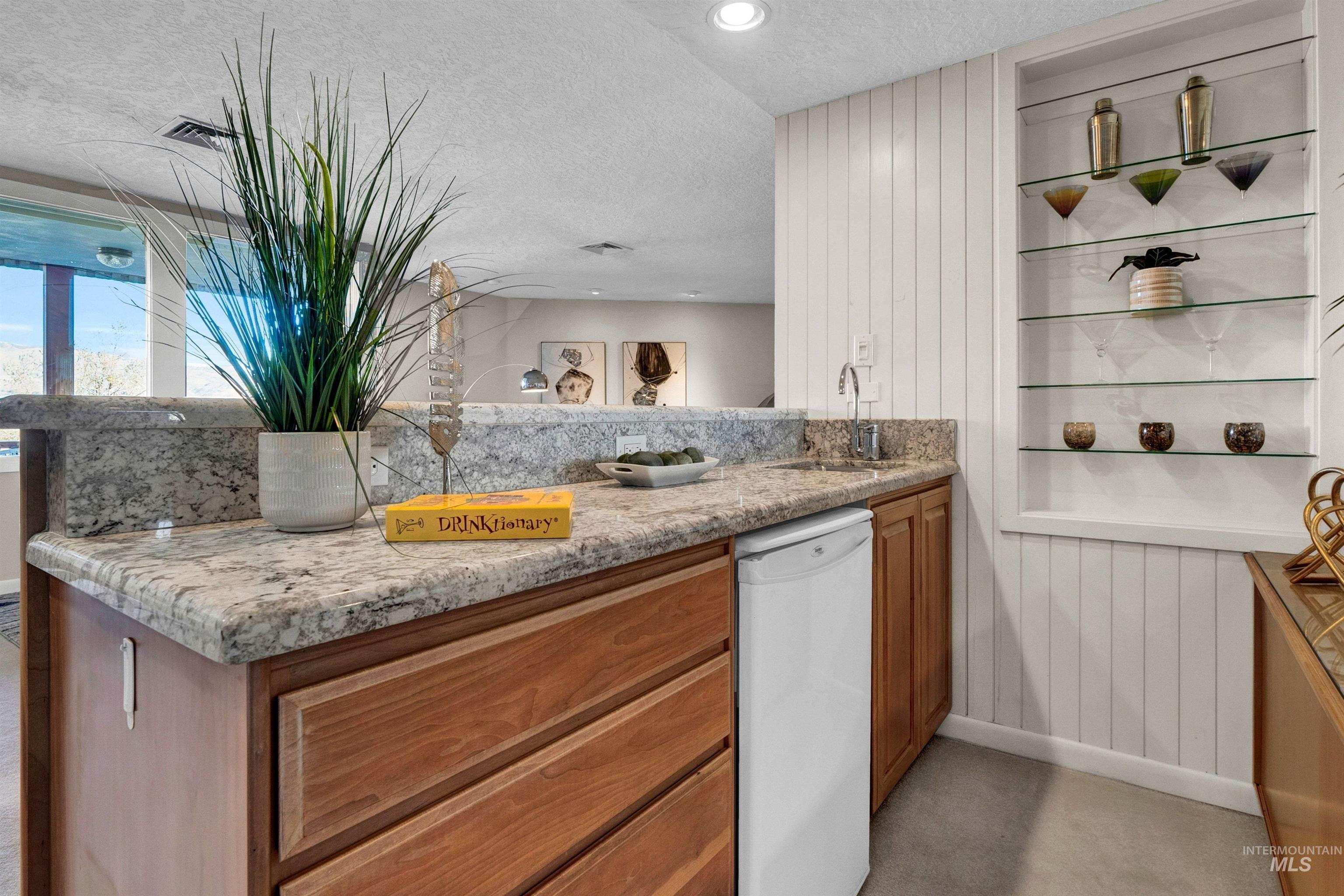 3701 W Crescent Rim Drive, Boise, Idaho 83706, 2 Bedrooms, 2 Bathrooms, Residential For Sale, Price $800,000,MLS 98972601