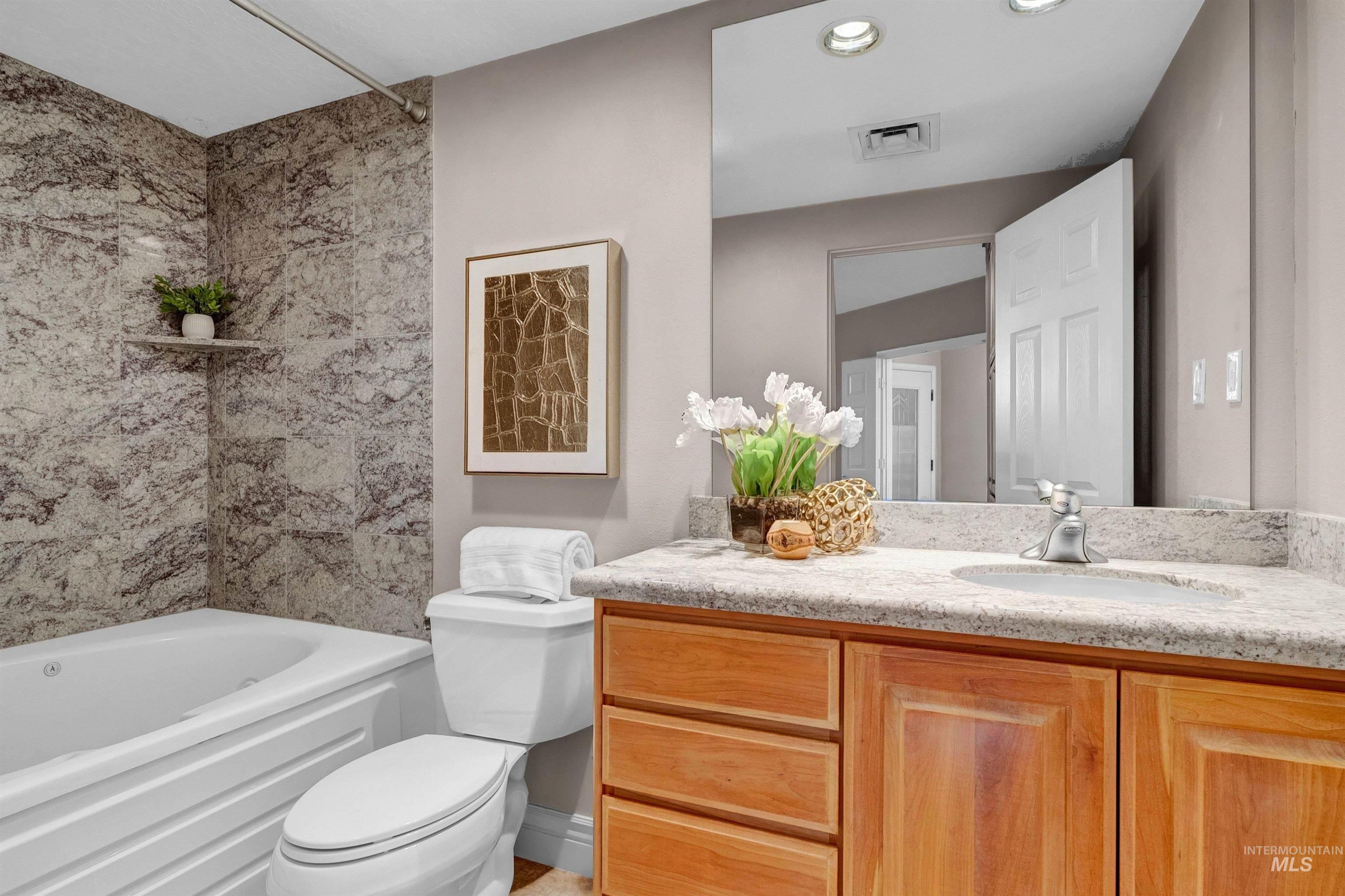 3701 W Crescent Rim Drive, Boise, Idaho 83706, 2 Bedrooms, 2 Bathrooms, Residential For Sale, Price $800,000,MLS 98972601