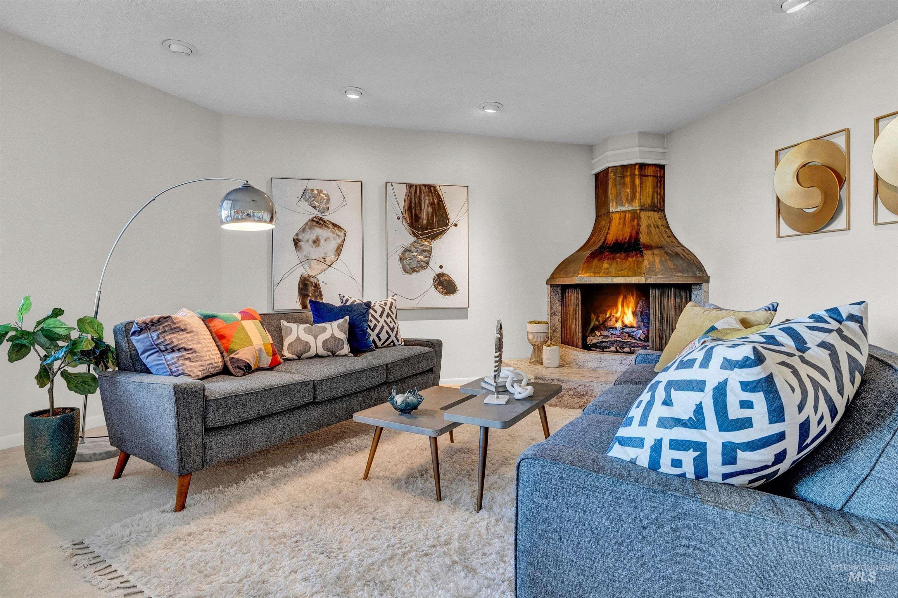 3701 W Crescent Rim Drive, Boise, Idaho 83706, 2 Bedrooms, 2 Bathrooms, Residential For Sale, Price $800,000,MLS 98972601