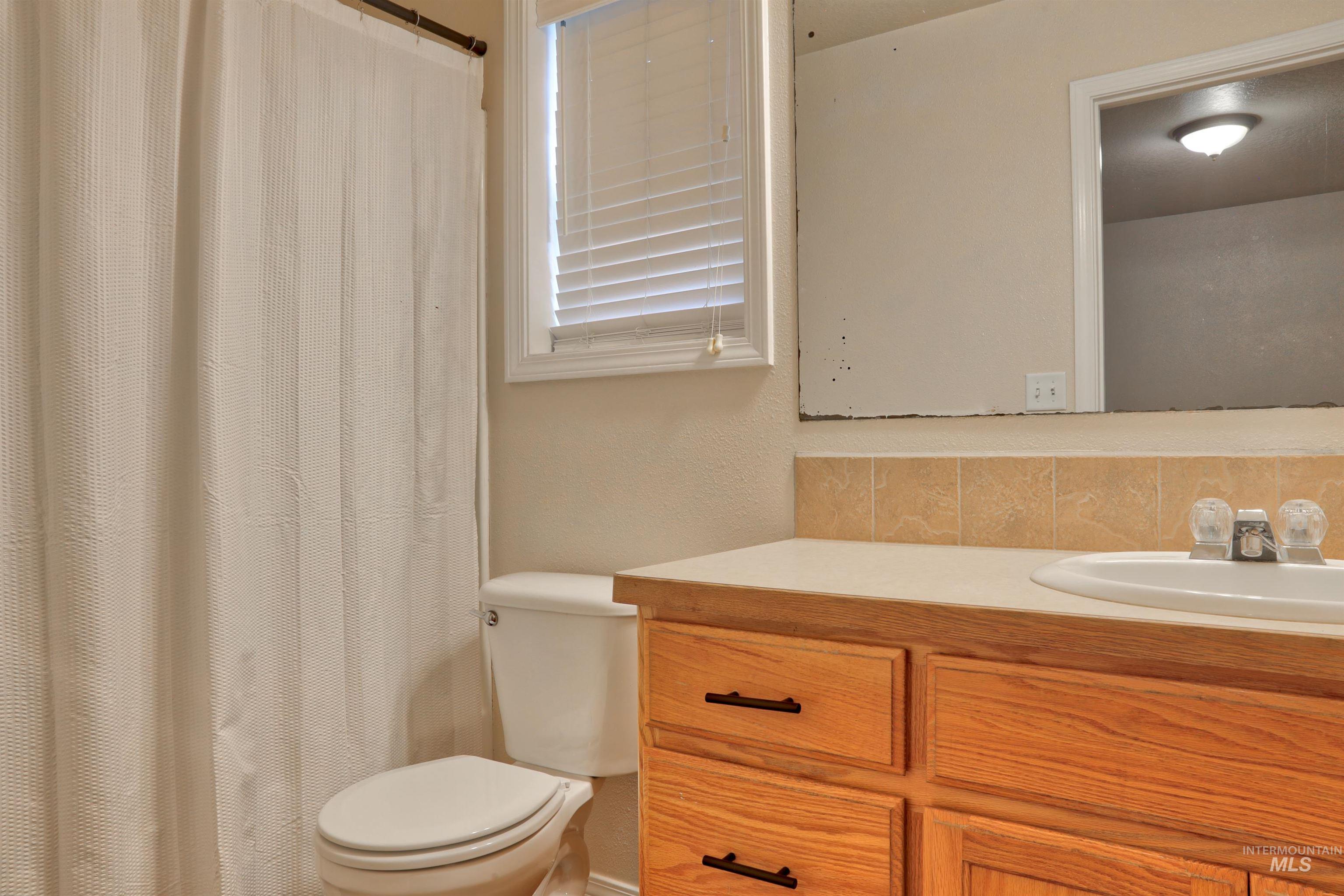 1409 W Orchard Ave, Nampa, Idaho 83651, 3 Bedrooms, 2 Bathrooms, Residential For Sale, Price $325,000,MLS 98972602