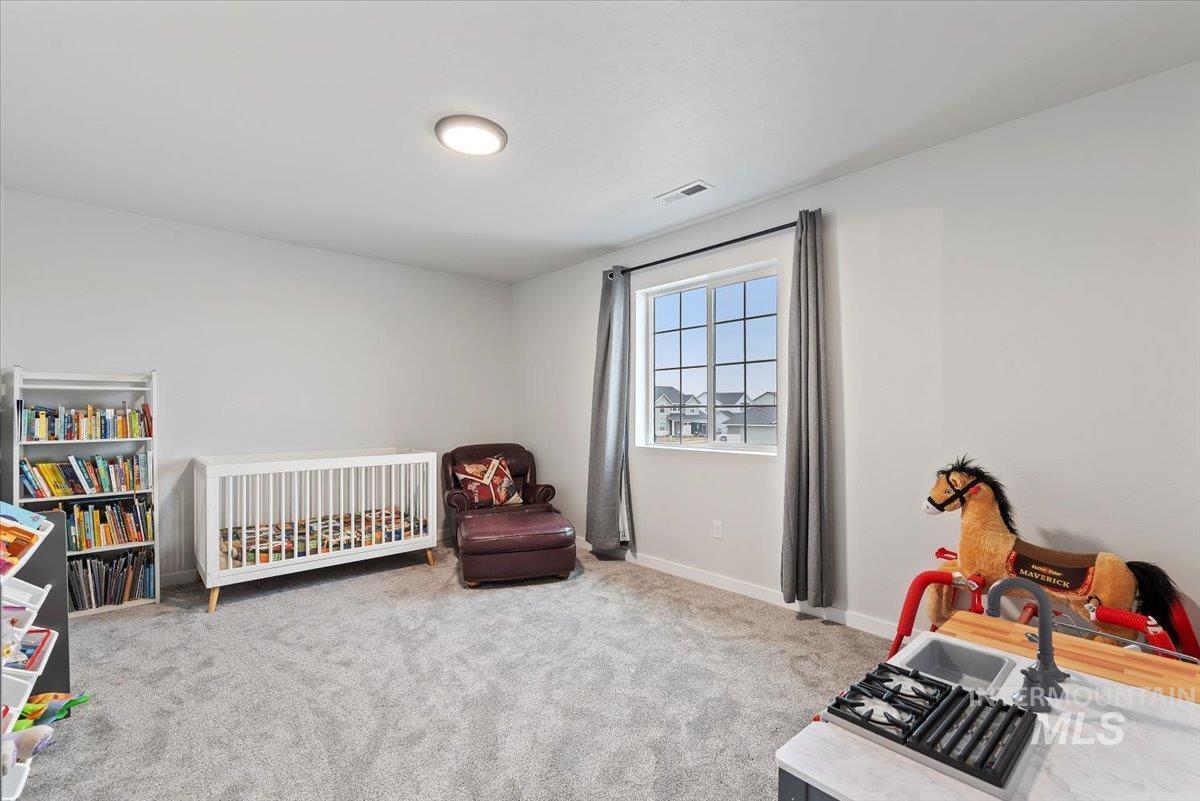 4086 N Kithnos Ave, Meridian, Idaho 83646, 5 Bedrooms, 2.5 Bathrooms, Residential For Sale, Price $580,000,MLS 98972603