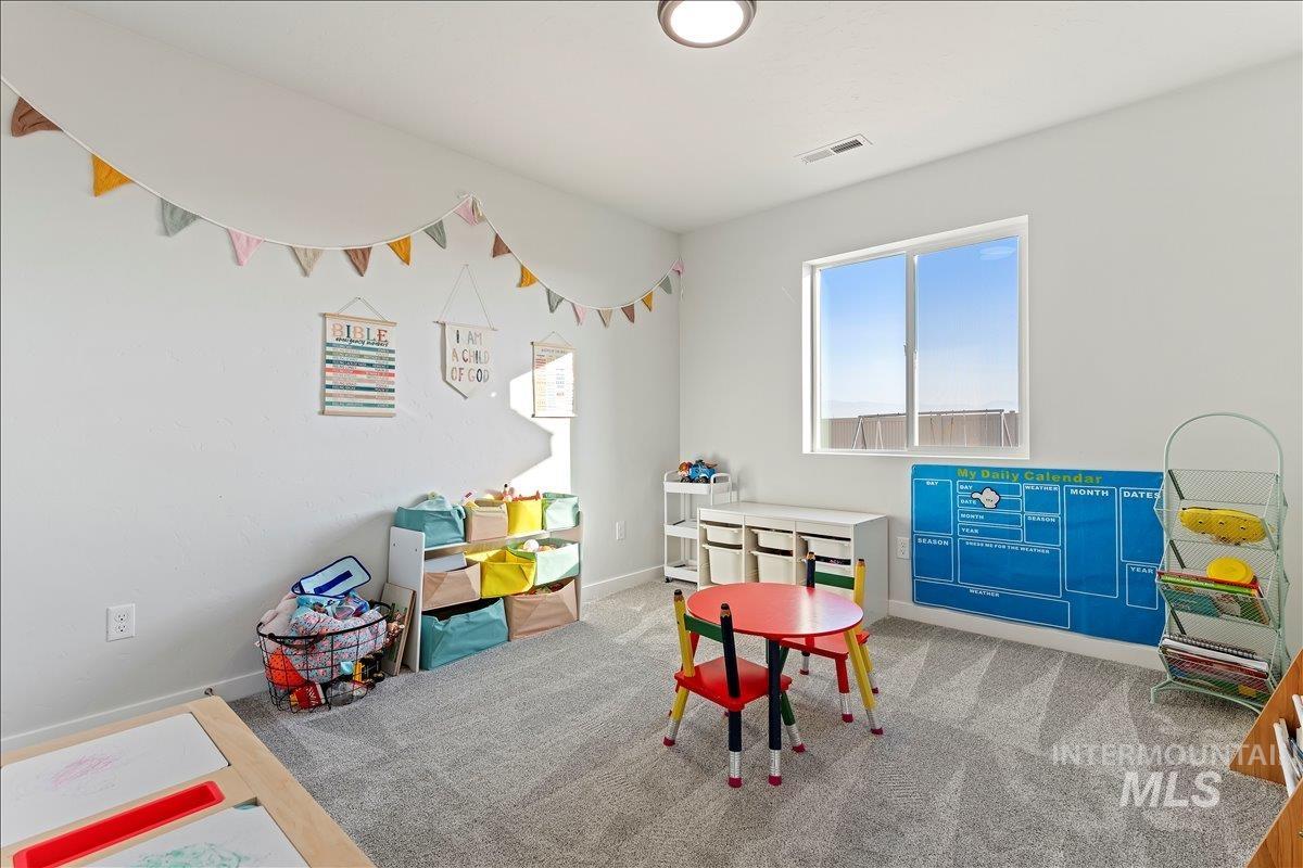 4086 N Kithnos Ave, Meridian, Idaho 83646, 5 Bedrooms, 2.5 Bathrooms, Residential For Sale, Price $575,000,MLS 98972603