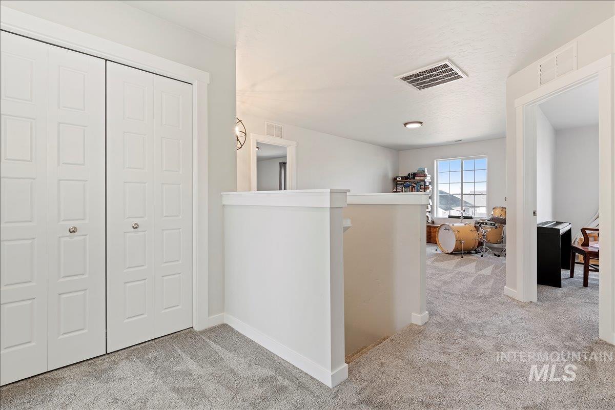 4086 N Kithnos Ave, Meridian, Idaho 83646, 5 Bedrooms, 2.5 Bathrooms, Residential For Sale, Price $575,000,MLS 98972603