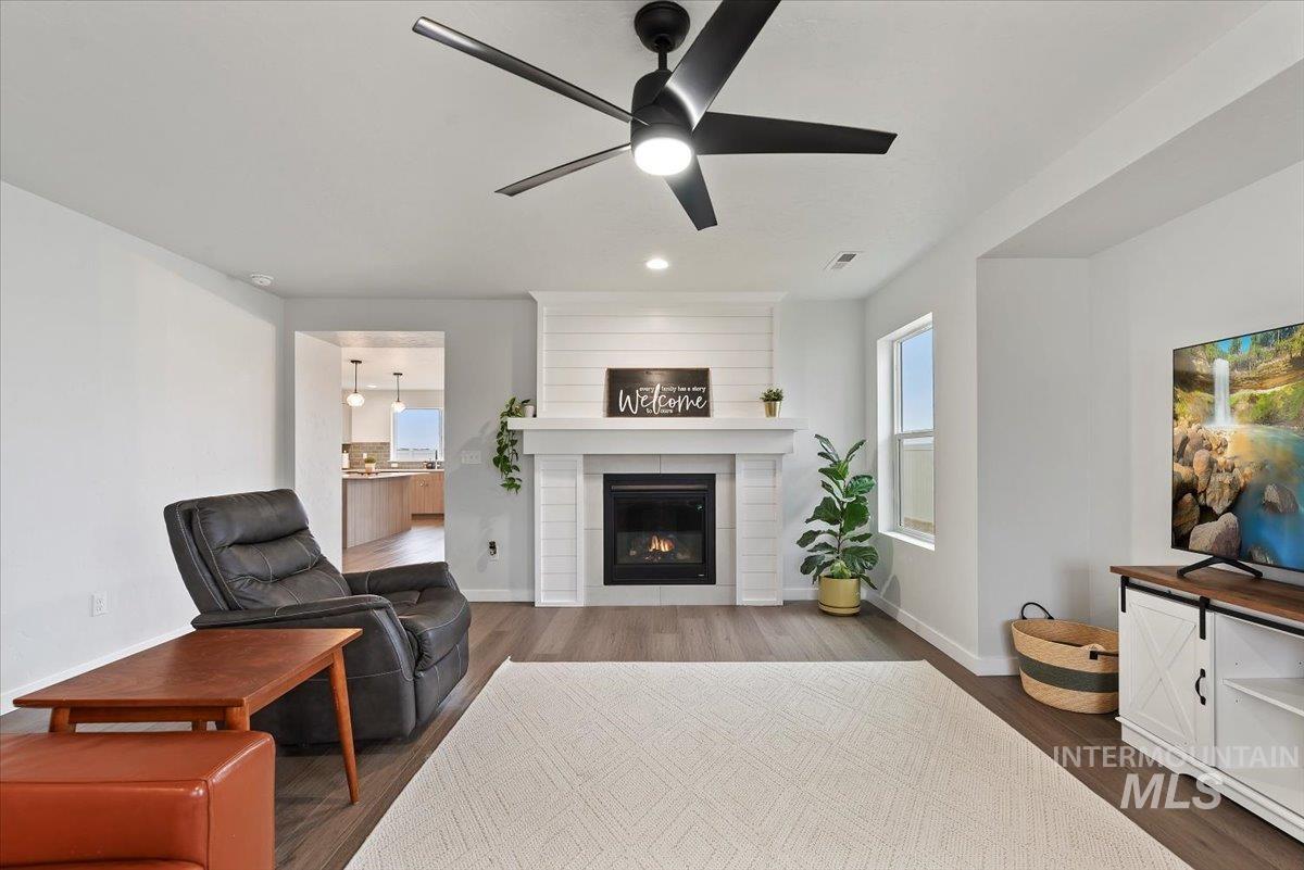 4086 N Kithnos Ave, Meridian, Idaho 83646, 5 Bedrooms, 2.5 Bathrooms, Residential For Sale, Price $580,000,MLS 98972603