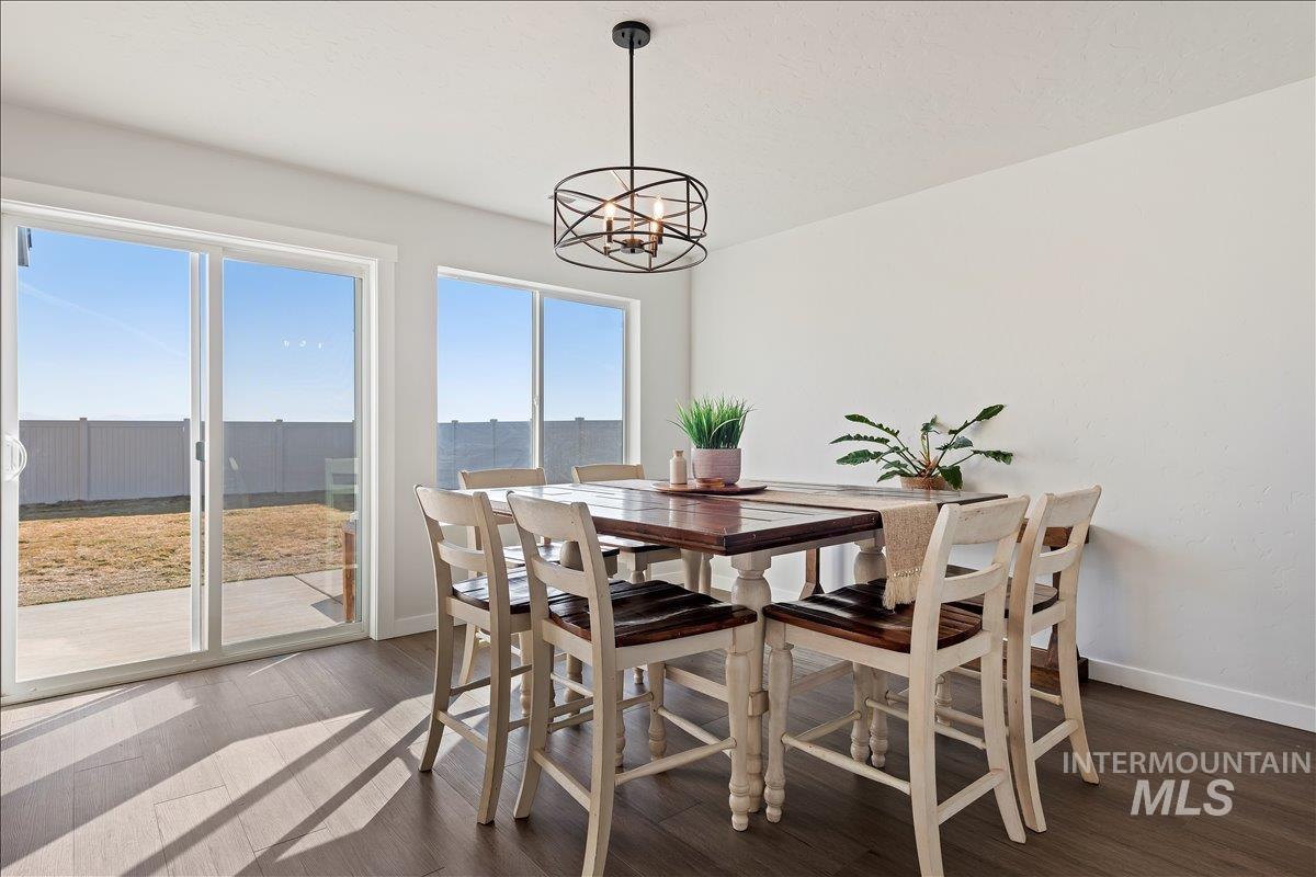 4086 N Kithnos Ave, Meridian, Idaho 83646, 5 Bedrooms, 2.5 Bathrooms, Residential For Sale, Price $575,000,MLS 98972603