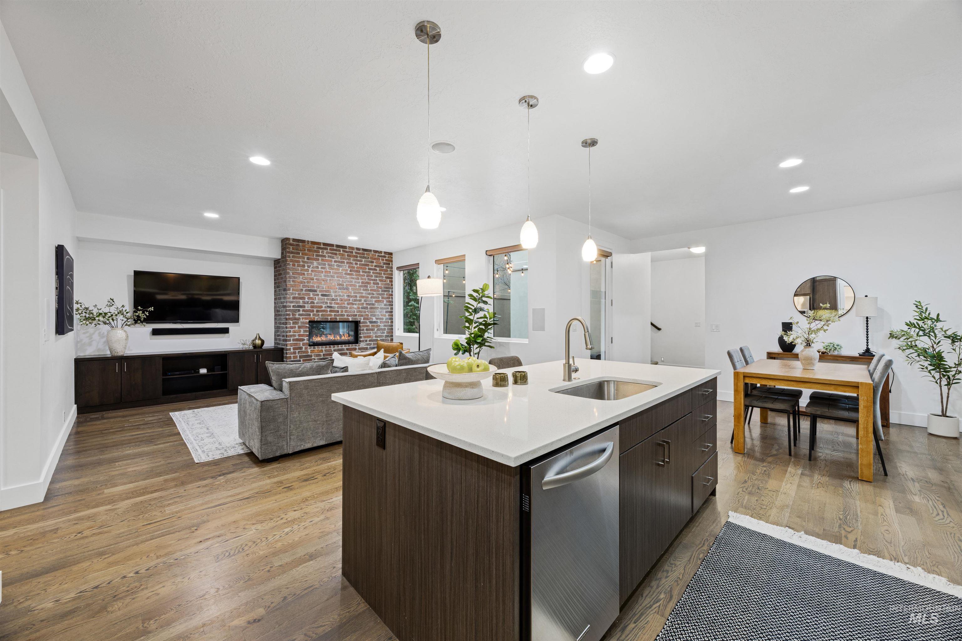 3103 S Old Hickory Way, Boise, Idaho 83716, 5 Bedrooms, 3.5 Bathrooms, Residential For Sale, Price $899,000,MLS 98972606