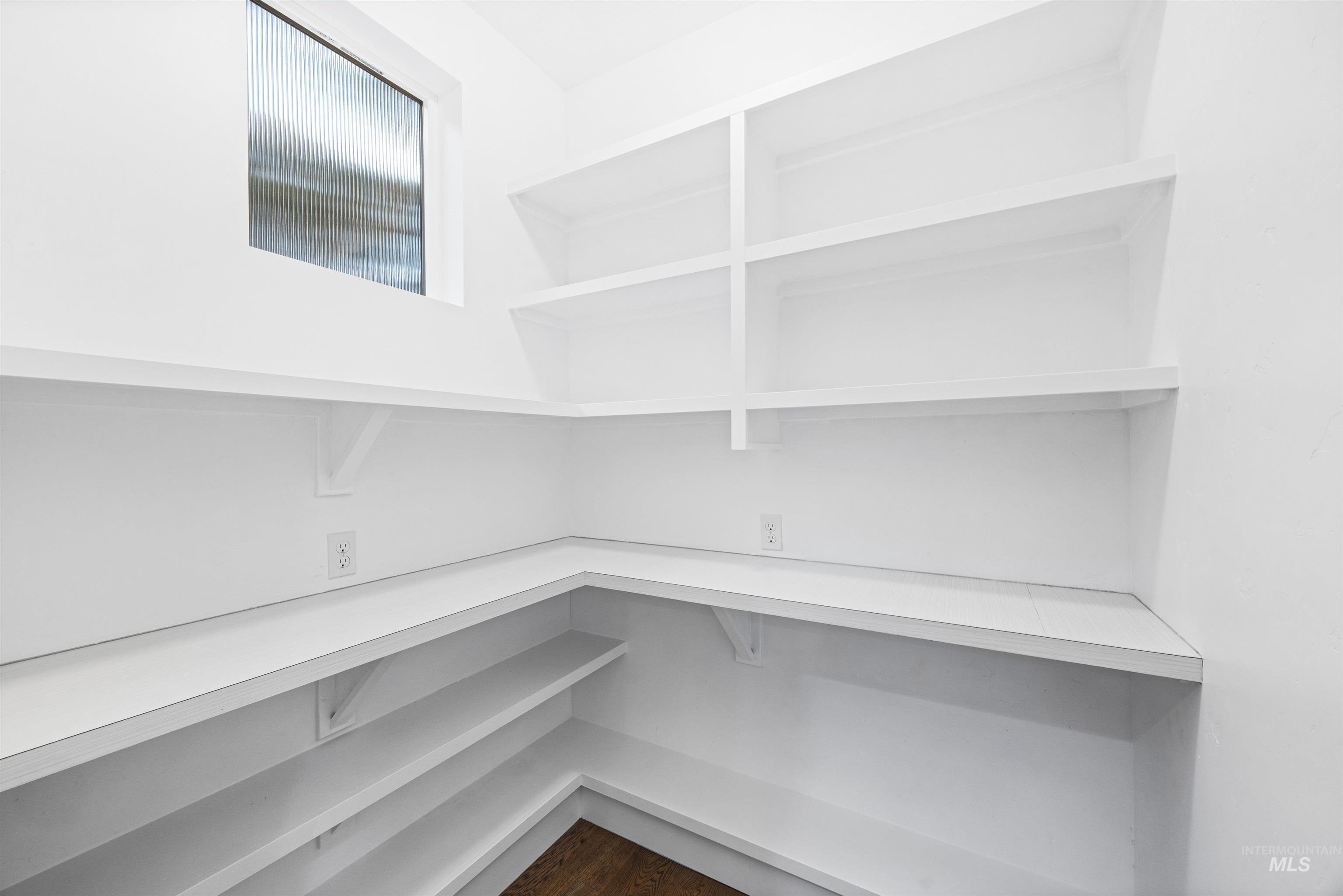 3103 S Old Hickory Way, Boise, Idaho 83716, 5 Bedrooms, 3.5 Bathrooms, Residential For Sale, Price $899,000,MLS 98972606