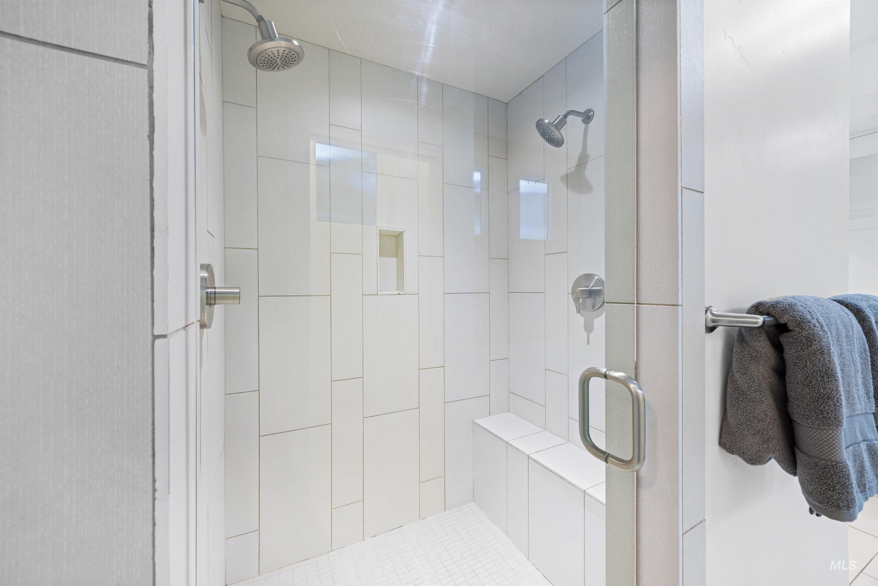 3103 S Old Hickory Way, Boise, Idaho 83716, 5 Bedrooms, 3.5 Bathrooms, Residential For Sale, Price $899,000,MLS 98972606