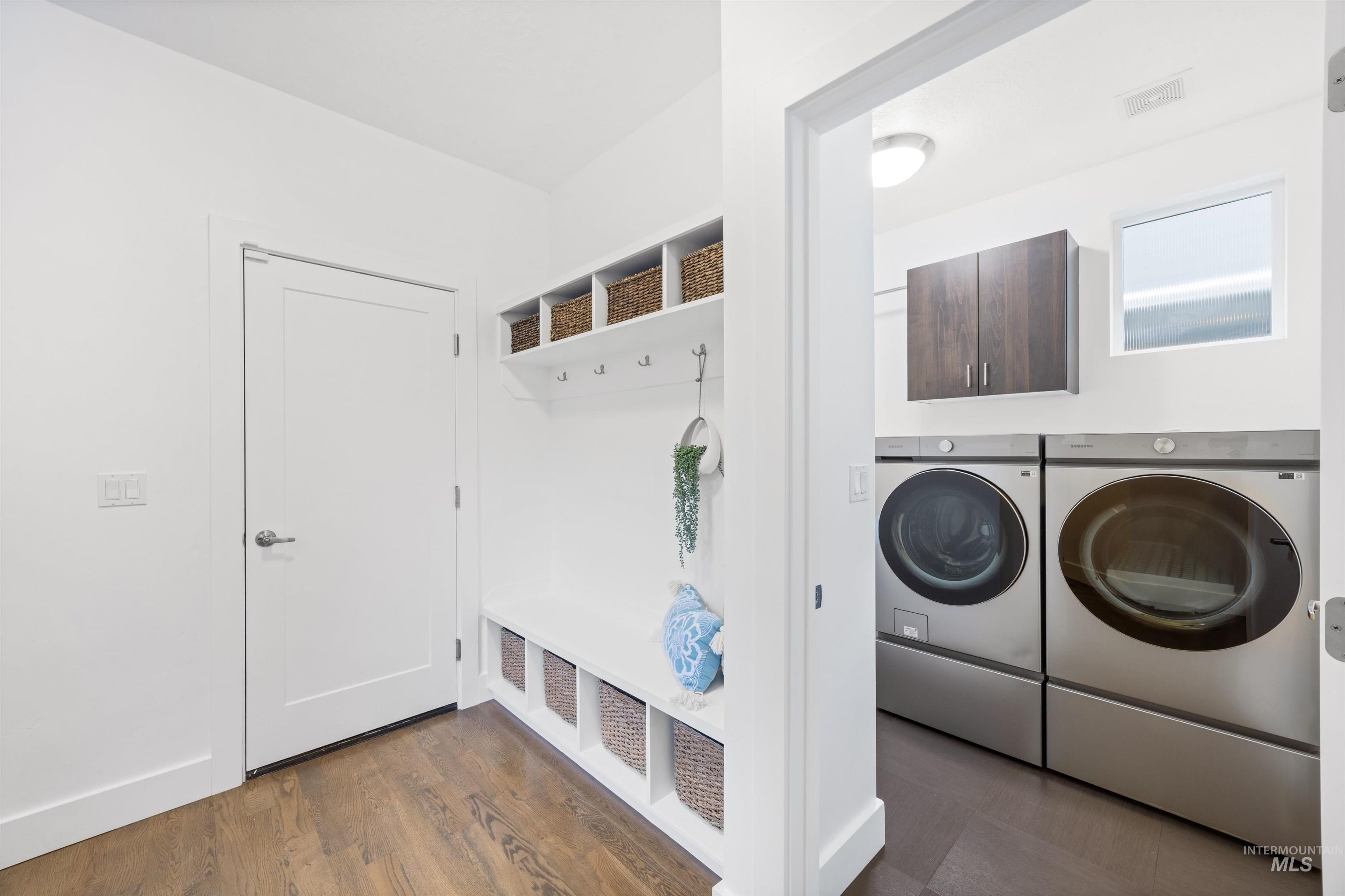 3103 S Old Hickory Way, Boise, Idaho 83716, 5 Bedrooms, 3.5 Bathrooms, Residential For Sale, Price $899,000,MLS 98972606