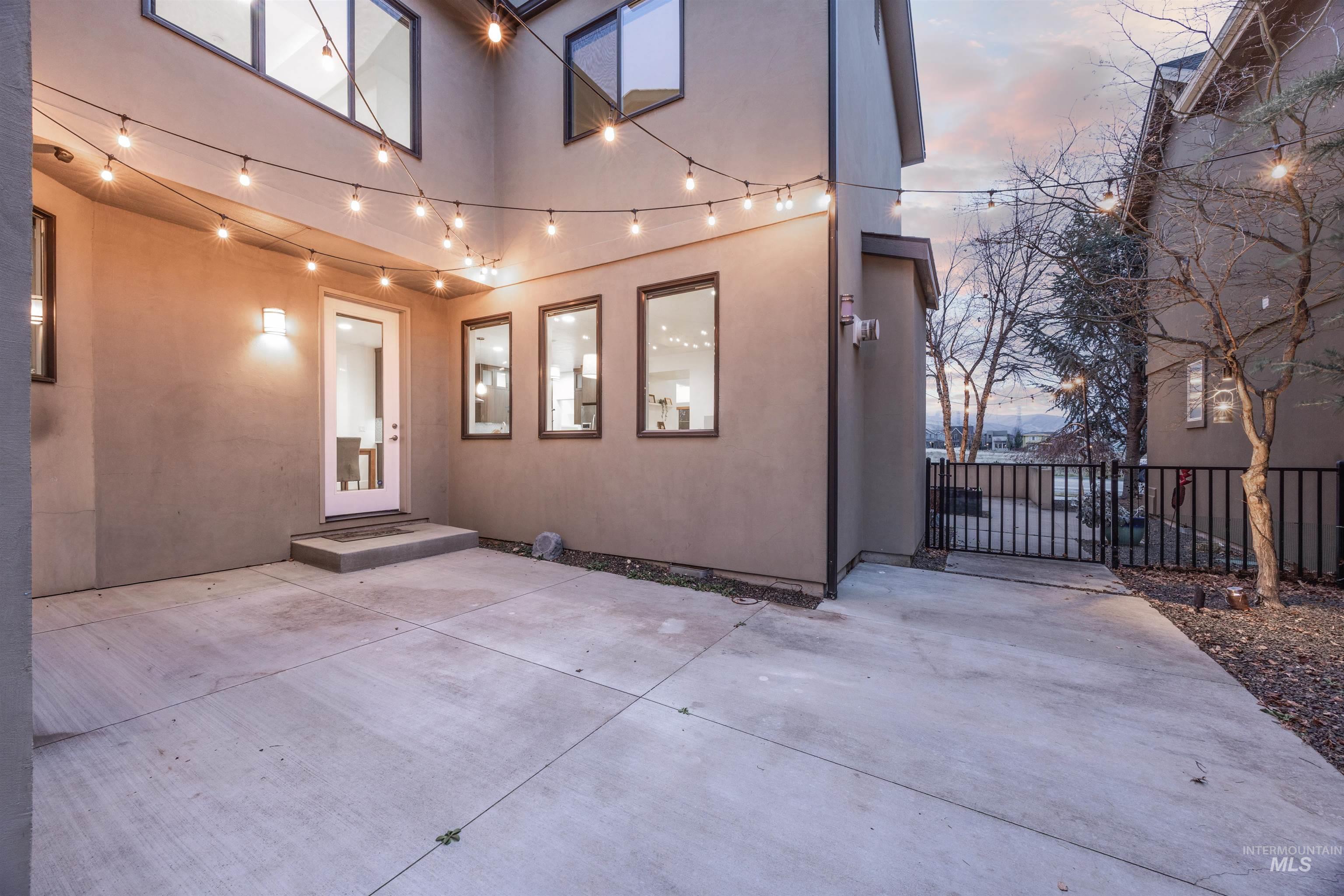 3103 S Old Hickory Way, Boise, Idaho 83716, 5 Bedrooms, 3.5 Bathrooms, Residential For Sale, Price $899,000,MLS 98972606