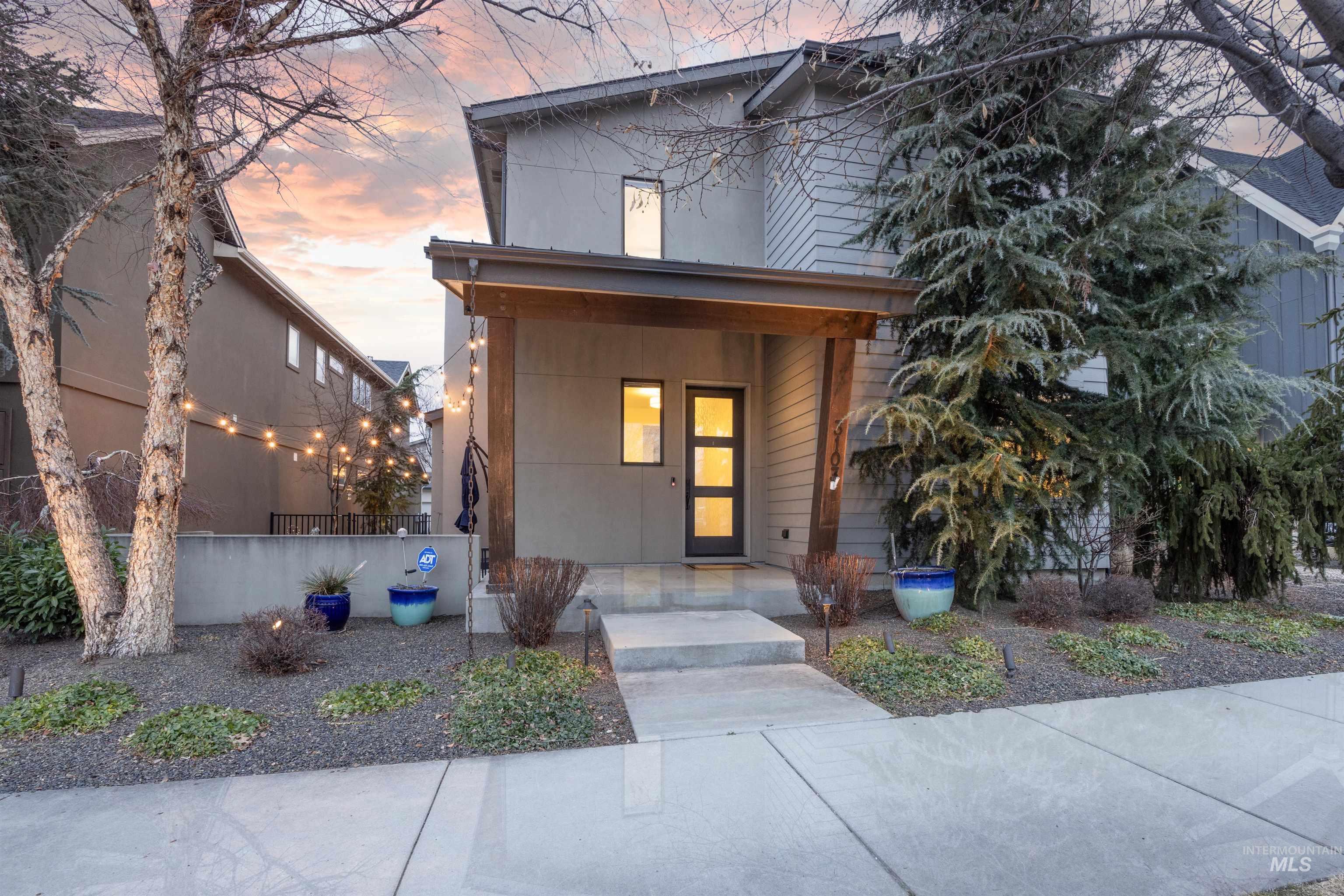 3103 S Old Hickory Way, Boise, Idaho 83716, 5 Bedrooms, 3.5 Bathrooms, Residential For Sale, Price $899,000,MLS 98972606