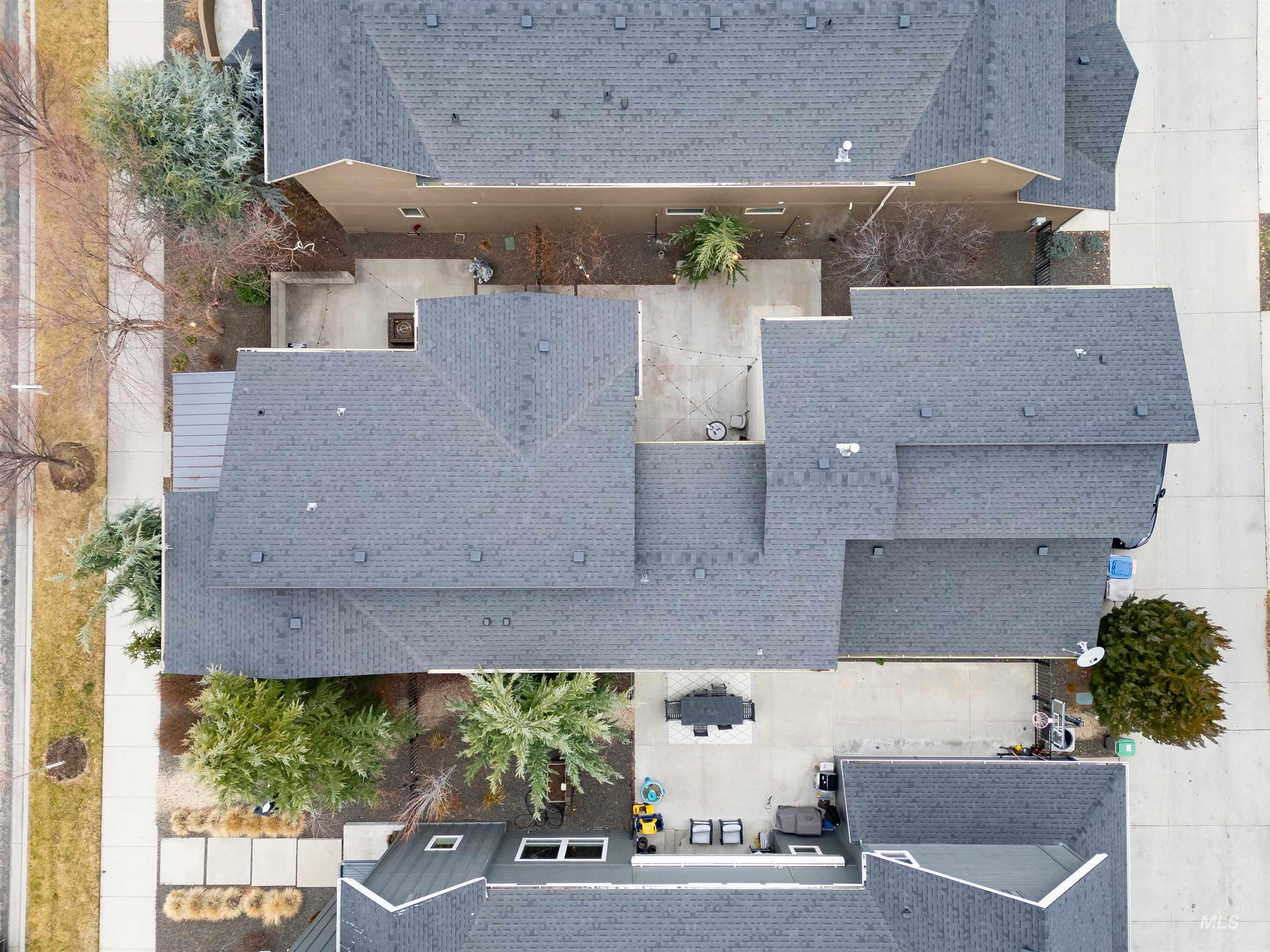 3103 S Old Hickory Way, Boise, Idaho 83716, 5 Bedrooms, 3.5 Bathrooms, Residential For Sale, Price $899,000,MLS 98972606