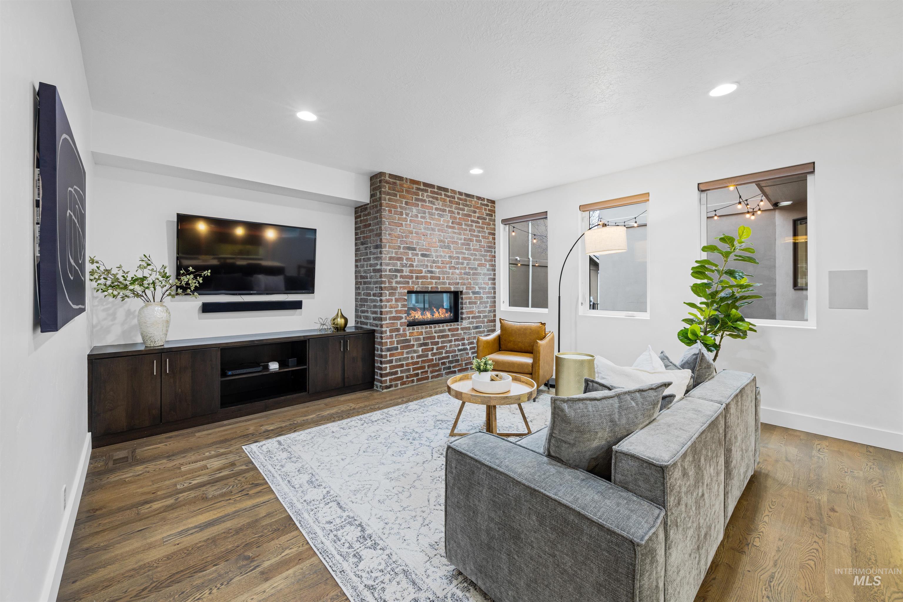 3103 S Old Hickory Way, Boise, Idaho 83716, 5 Bedrooms, 3.5 Bathrooms, Residential For Sale, Price $899,000,MLS 98972606