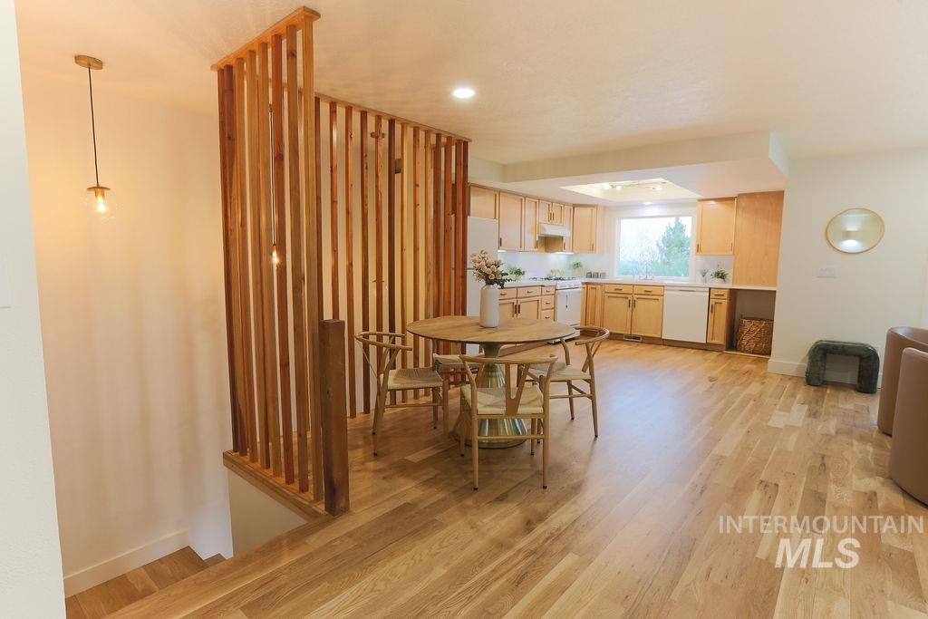 4756 Bitterbrush, Boise, Idaho 83703, 3 Bedrooms, 2 Bathrooms, Residential For Sale, Price $454,900,MLS 98972608