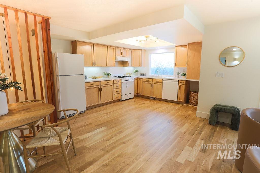 4756 Bitterbrush, Boise, Idaho 83703, 3 Bedrooms, 2 Bathrooms, Residential For Sale, Price $454,900,MLS 98972608