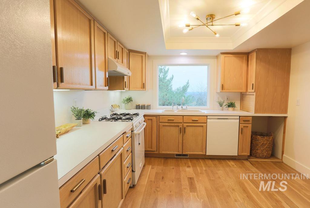 4756 Bitterbrush, Boise, Idaho 83703, 3 Bedrooms, 2 Bathrooms, Residential For Sale, Price $454,900,MLS 98972608