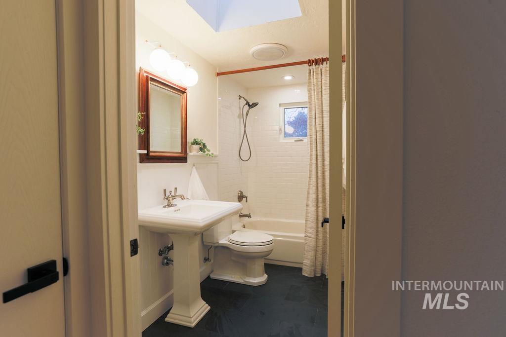 4756 Bitterbrush, Boise, Idaho 83703, 3 Bedrooms, 2 Bathrooms, Residential For Sale, Price $454,900,MLS 98972608