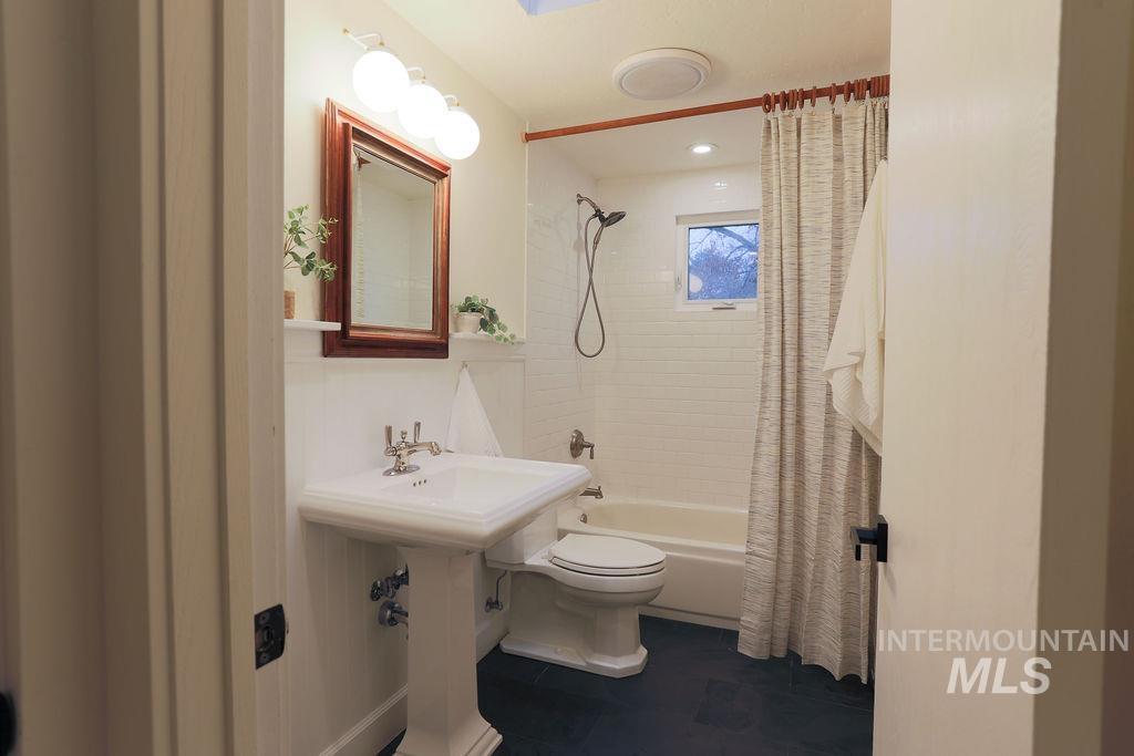 4756 Bitterbrush, Boise, Idaho 83703, 3 Bedrooms, 2 Bathrooms, Residential For Sale, Price $454,900,MLS 98972608