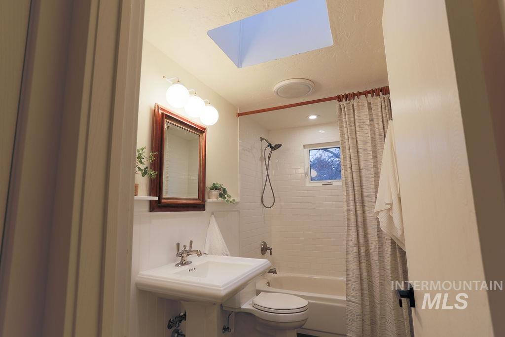 4756 Bitterbrush, Boise, Idaho 83703, 3 Bedrooms, 2 Bathrooms, Residential For Sale, Price $454,900,MLS 98972608