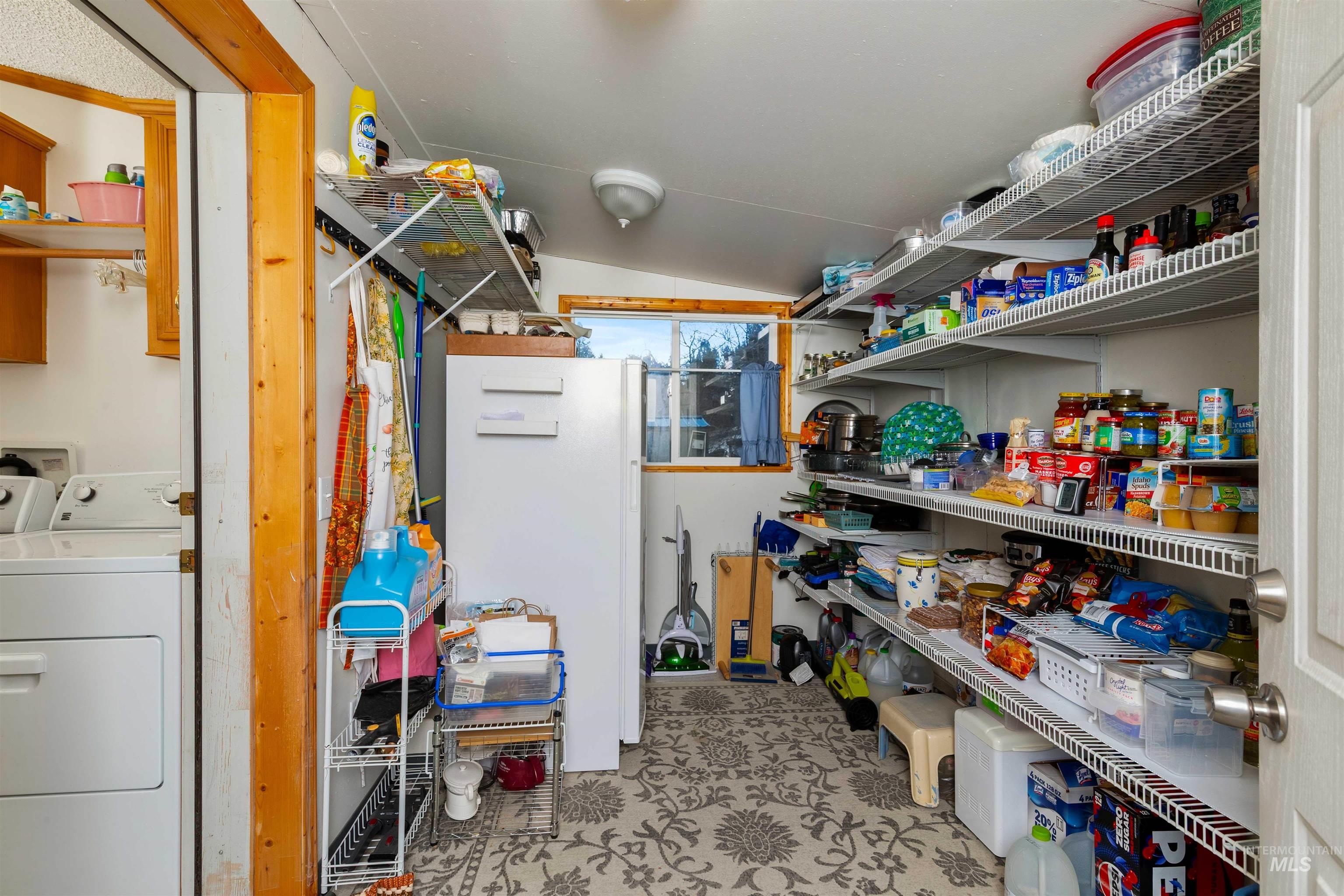 469010 Highway 95, Sagle, Idaho 83860, 2 Bedrooms, 2 Bathrooms, Residential For Sale, Price $174,900,MLS 98972610