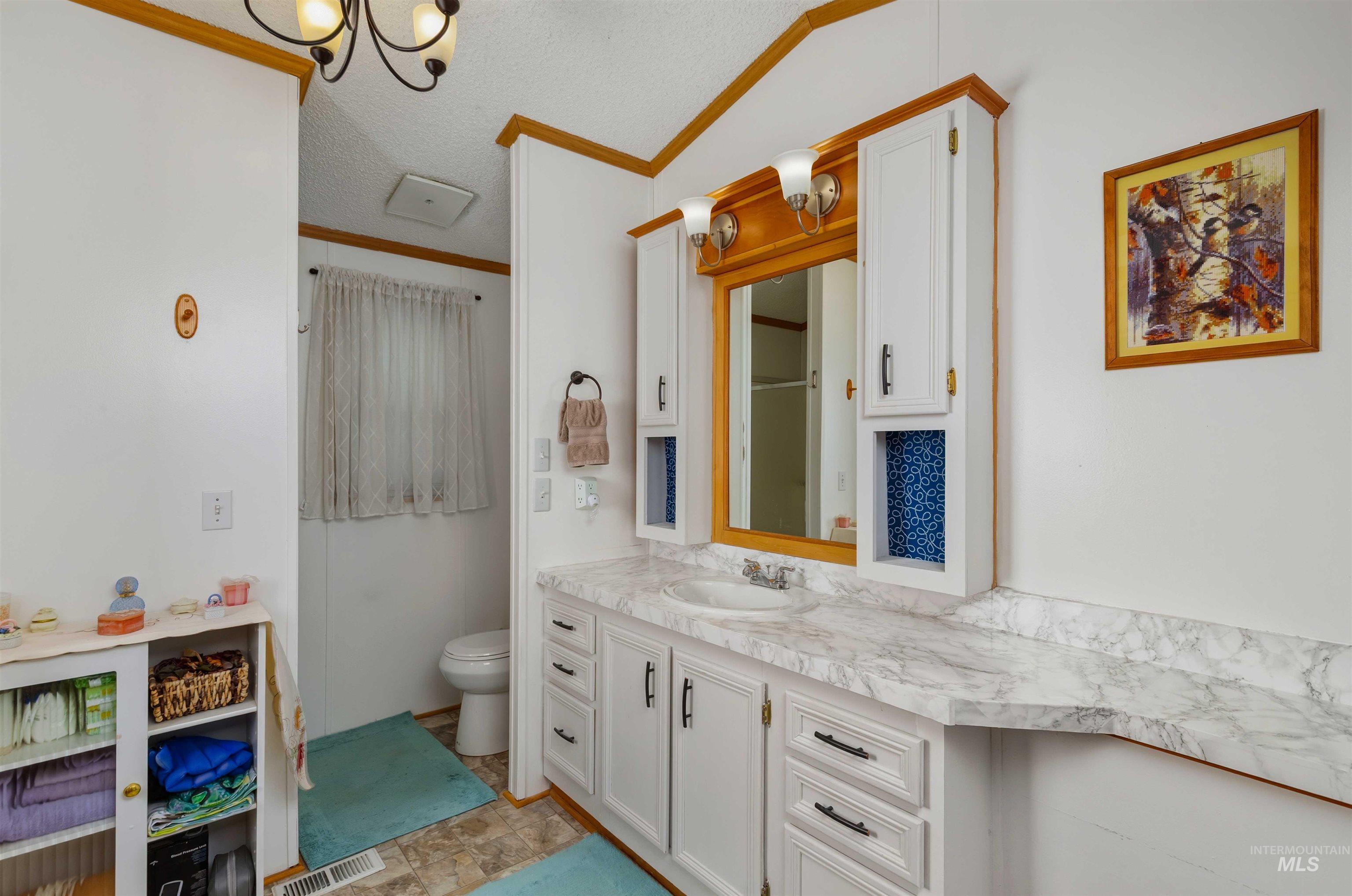 469010 Highway 95, Sagle, Idaho 83860, 2 Bedrooms, 2 Bathrooms, Residential For Sale, Price $174,900,MLS 98972610