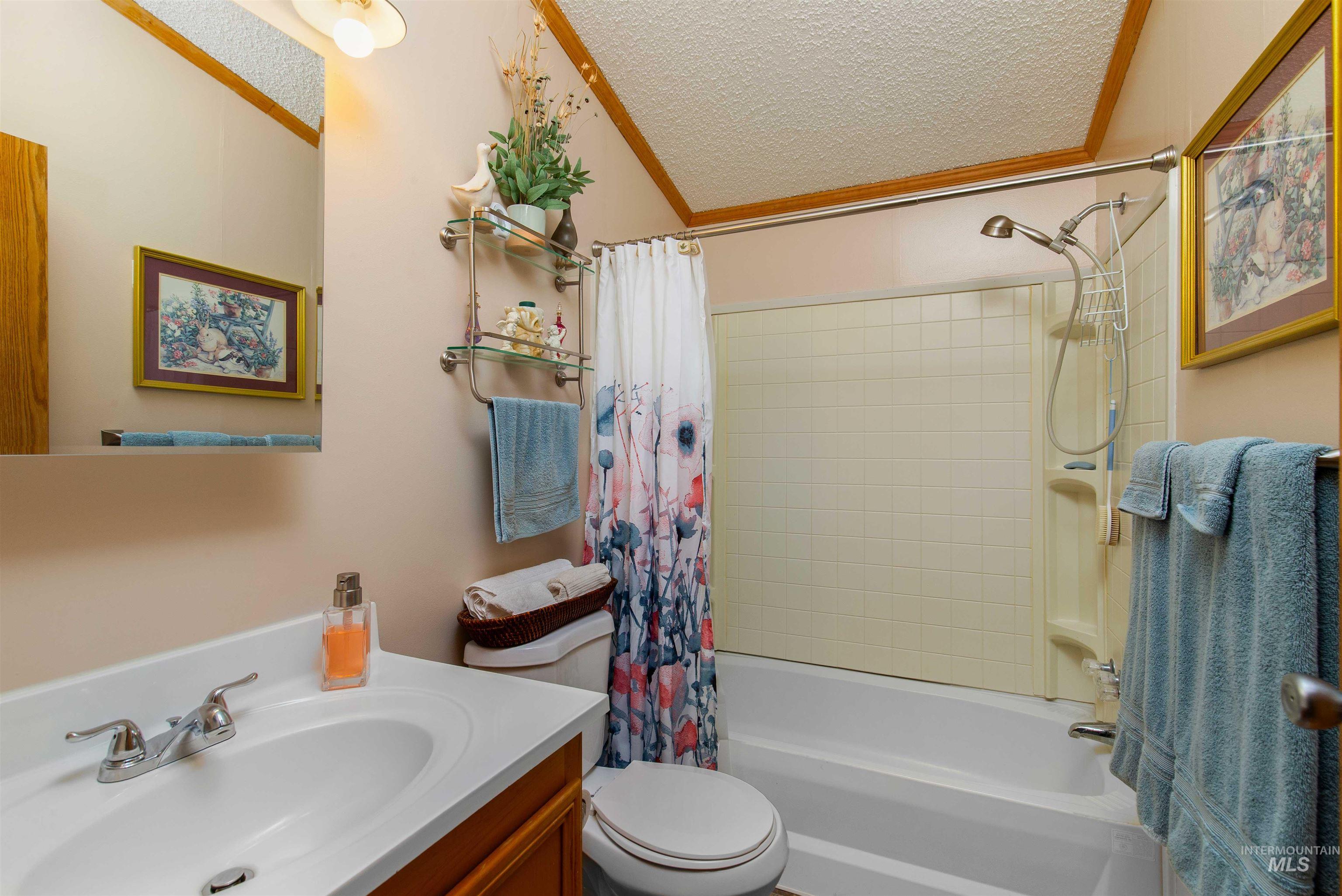 469010 Highway 95, Sagle, Idaho 83860, 2 Bedrooms, 2 Bathrooms, Residential For Sale, Price $174,900,MLS 98972610