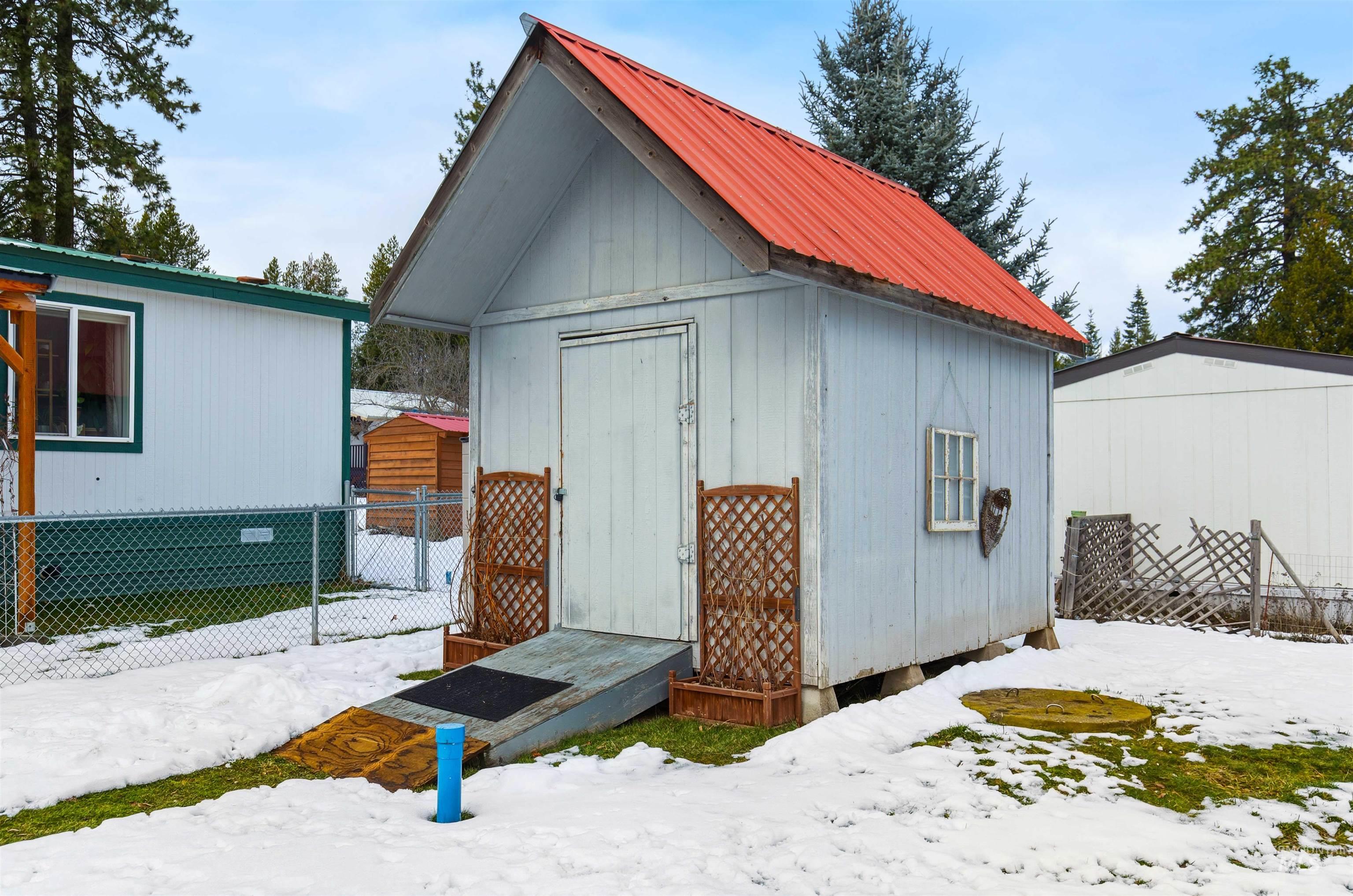 469010 Highway 95, Sagle, Idaho 83860, 2 Bedrooms, 2 Bathrooms, Residential For Sale, Price $174,900,MLS 98972610