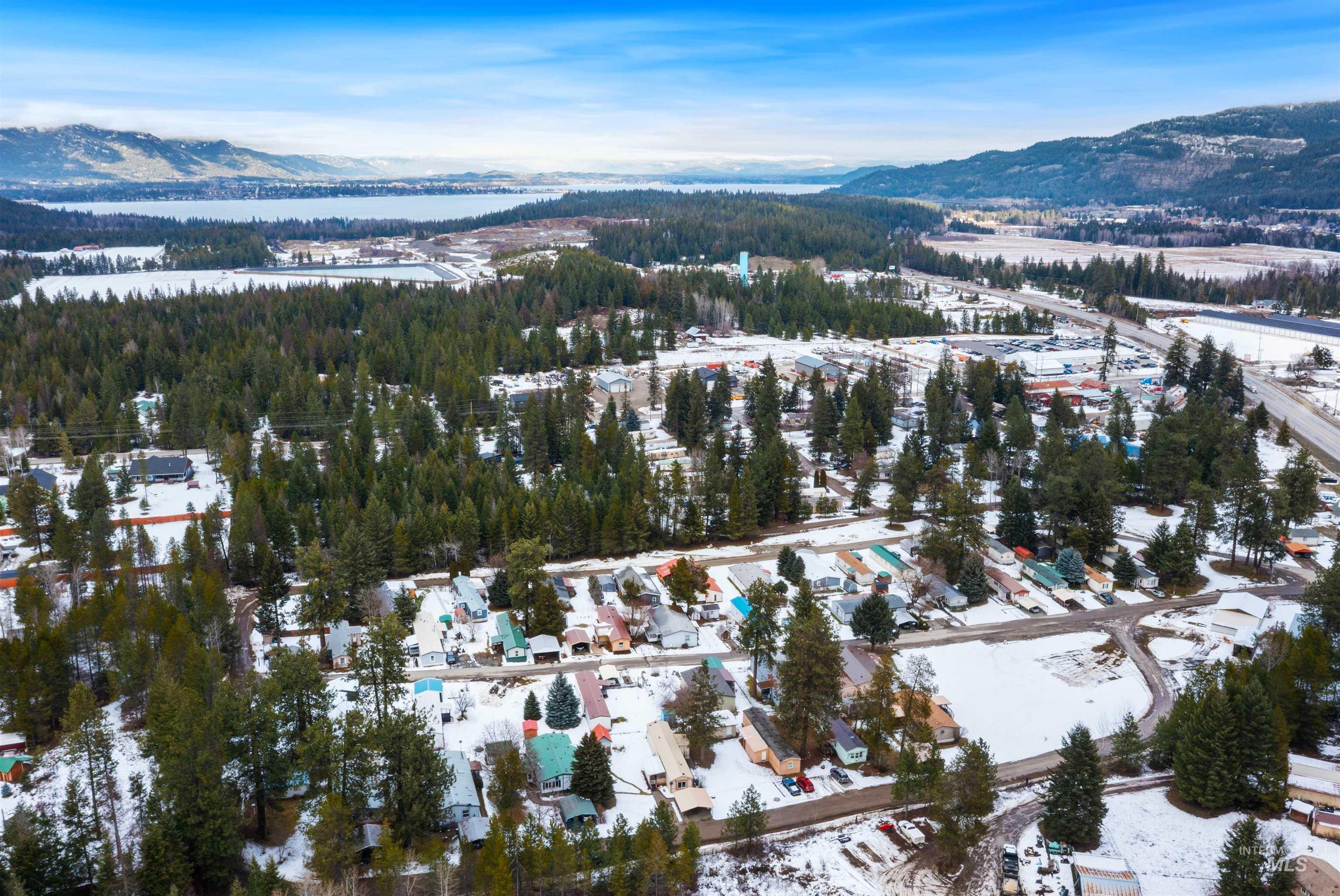 469010 Highway 95, Sagle, Idaho 83860, 2 Bedrooms, 2 Bathrooms, Residential For Sale, Price $174,900,MLS 98972610