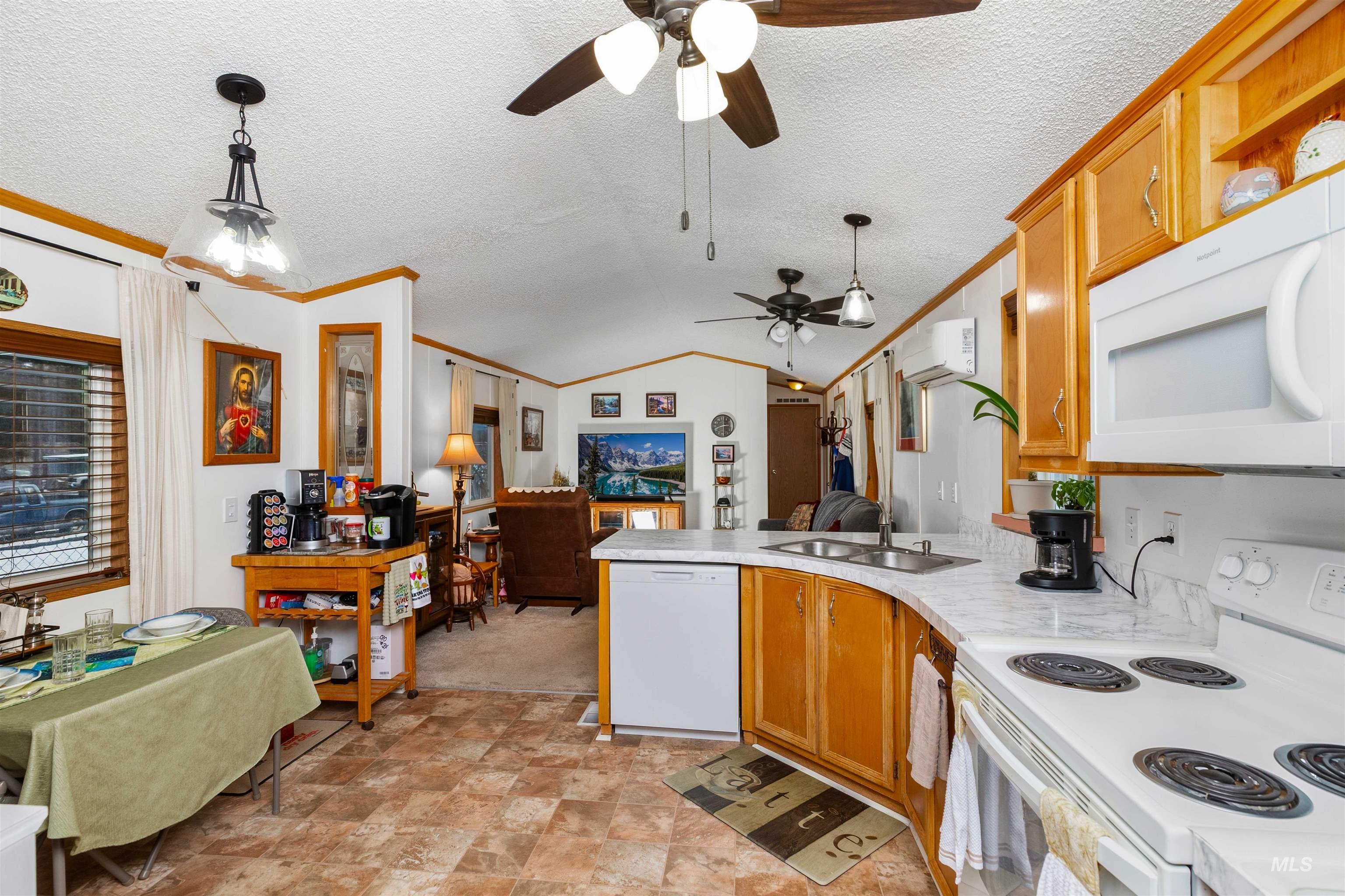 469010 Highway 95, Sagle, Idaho 83860, 2 Bedrooms, 2 Bathrooms, Residential For Sale, Price $174,900,MLS 98972610