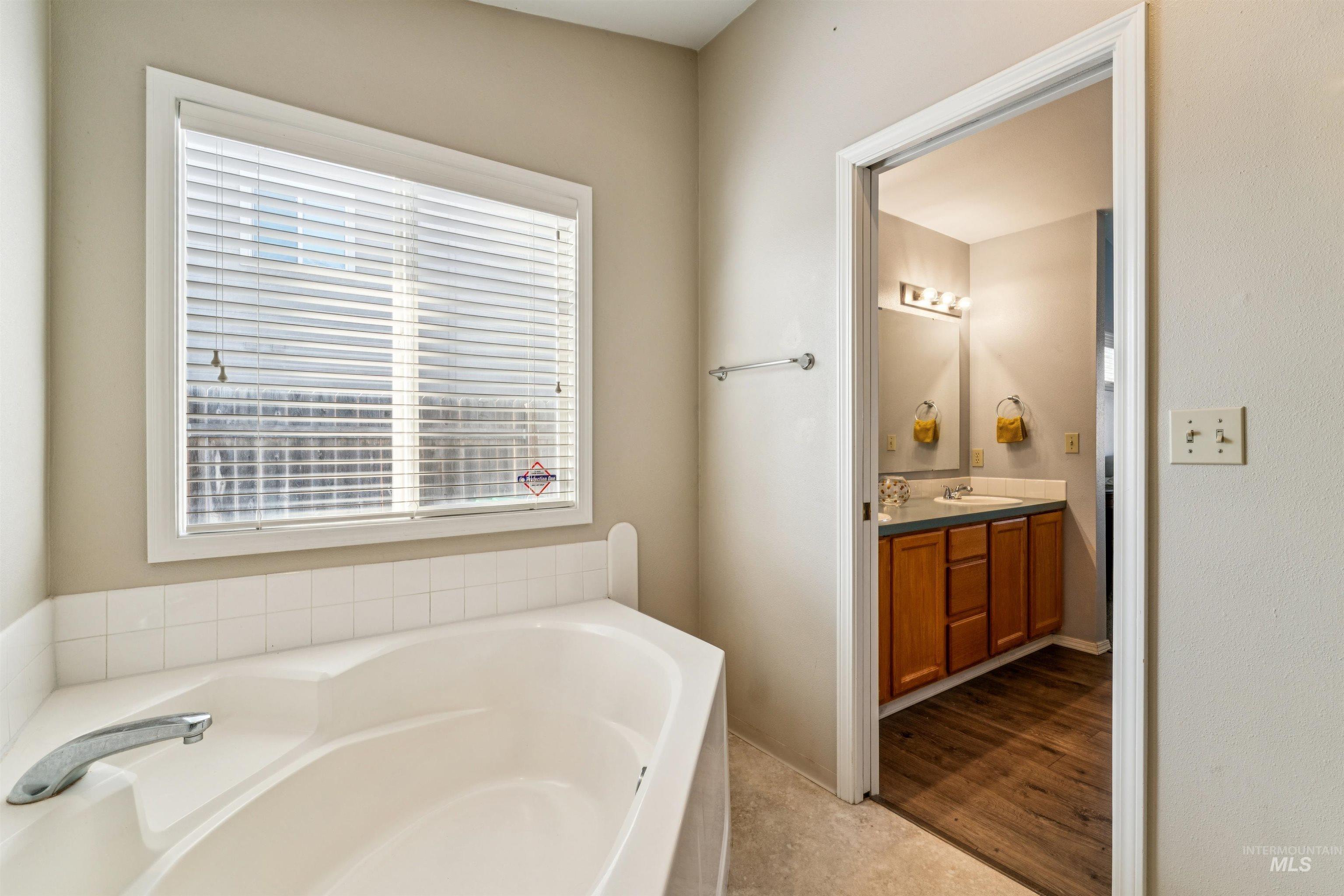 11968 W Bronte, Boise, Idaho 83709, 3 Bedrooms, 2 Bathrooms, Residential For Sale, Price $460,000,MLS 98972613