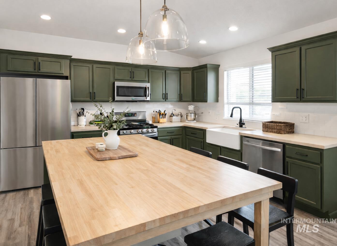 10907 W Annafaye St, Star, Idaho 83669, 3 Bedrooms, 2 Bathrooms, Residential For Sale, Price $420,000,MLS 98972614