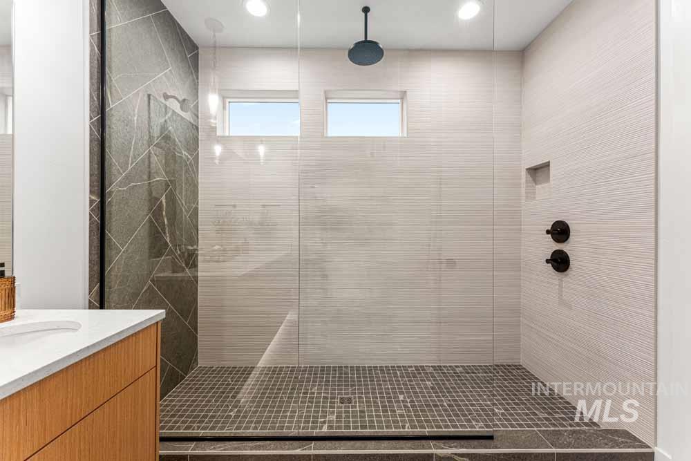 411 E Lombard Ln, Eagle, Idaho 83616, 4 Bedrooms, 3.5 Bathrooms, Residential For Sale, Price $769,900,MLS 98972615