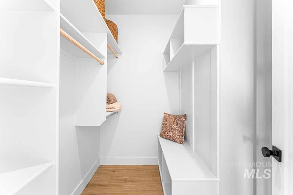 411 E Lombard Ln, Eagle, Idaho 83616, 4 Bedrooms, 3.5 Bathrooms, Residential For Sale, Price $769,900,MLS 98972615